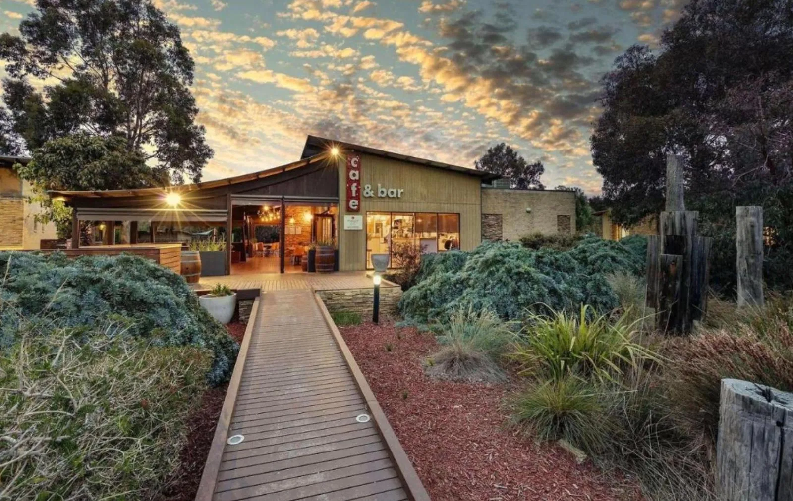 Restaurant/places to eat in The Nature Resort Villas