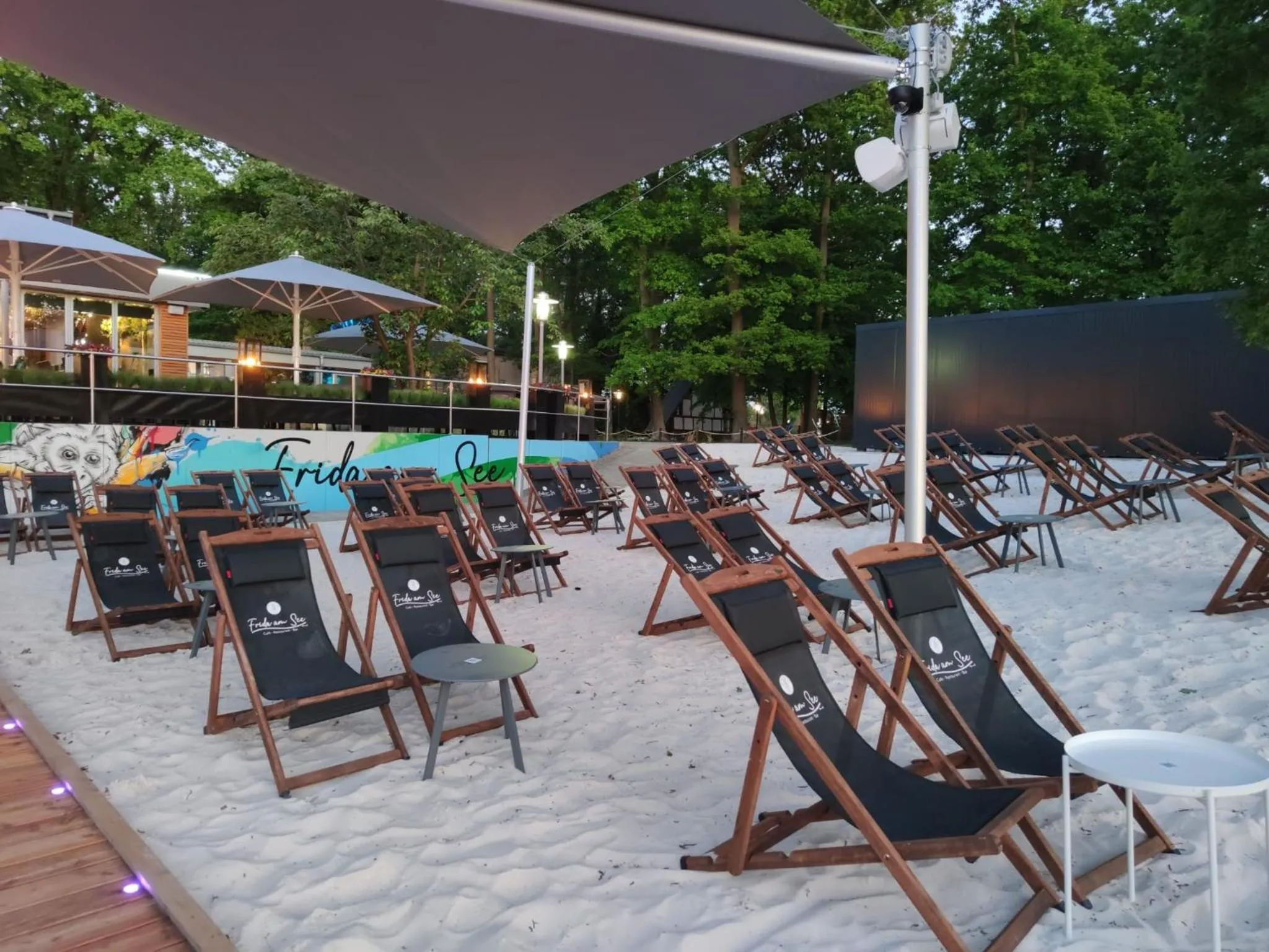 Restaurant/places to eat in Hotel am Springhorstsee