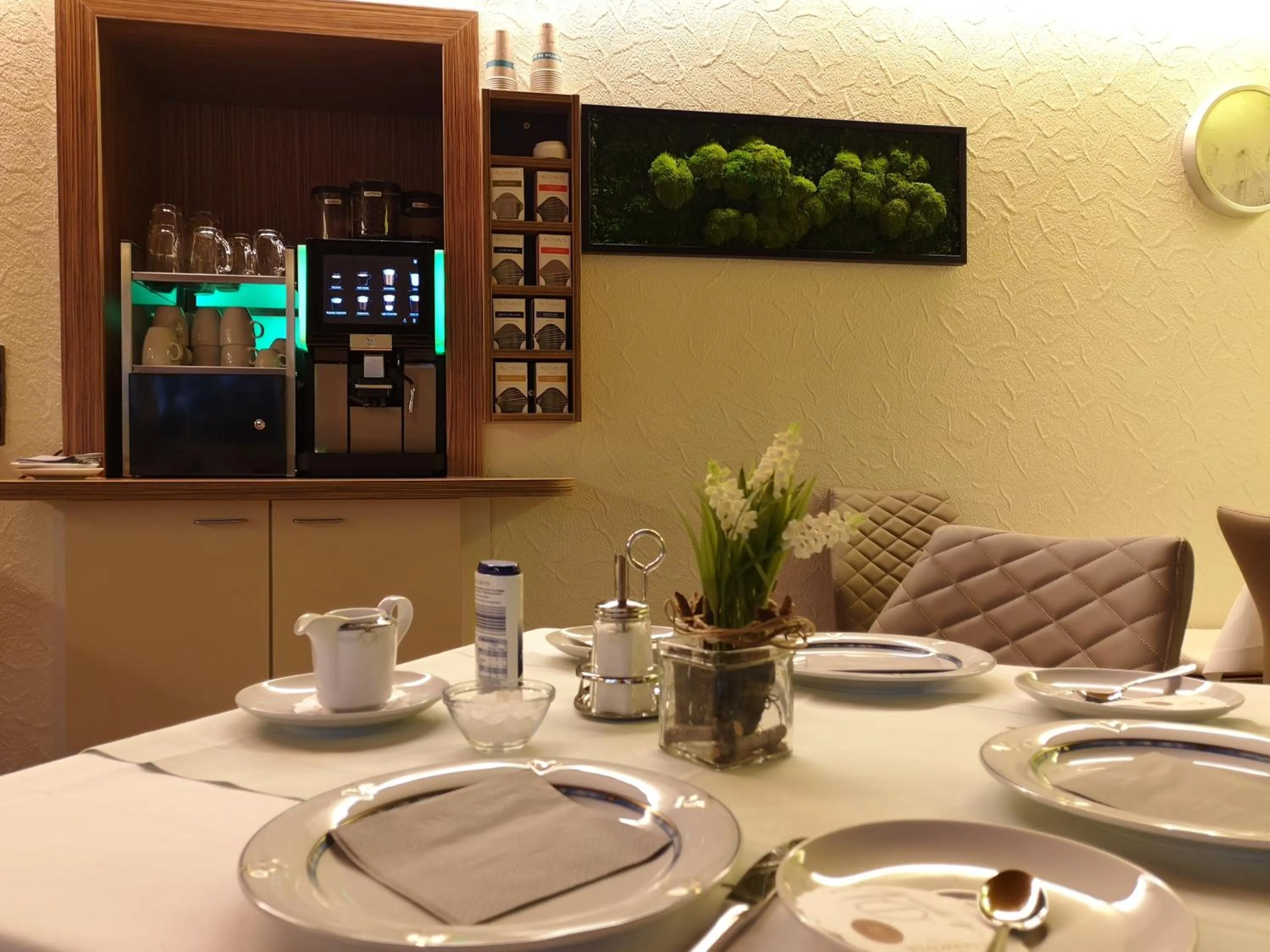 Meals in Hotel am Springhorstsee