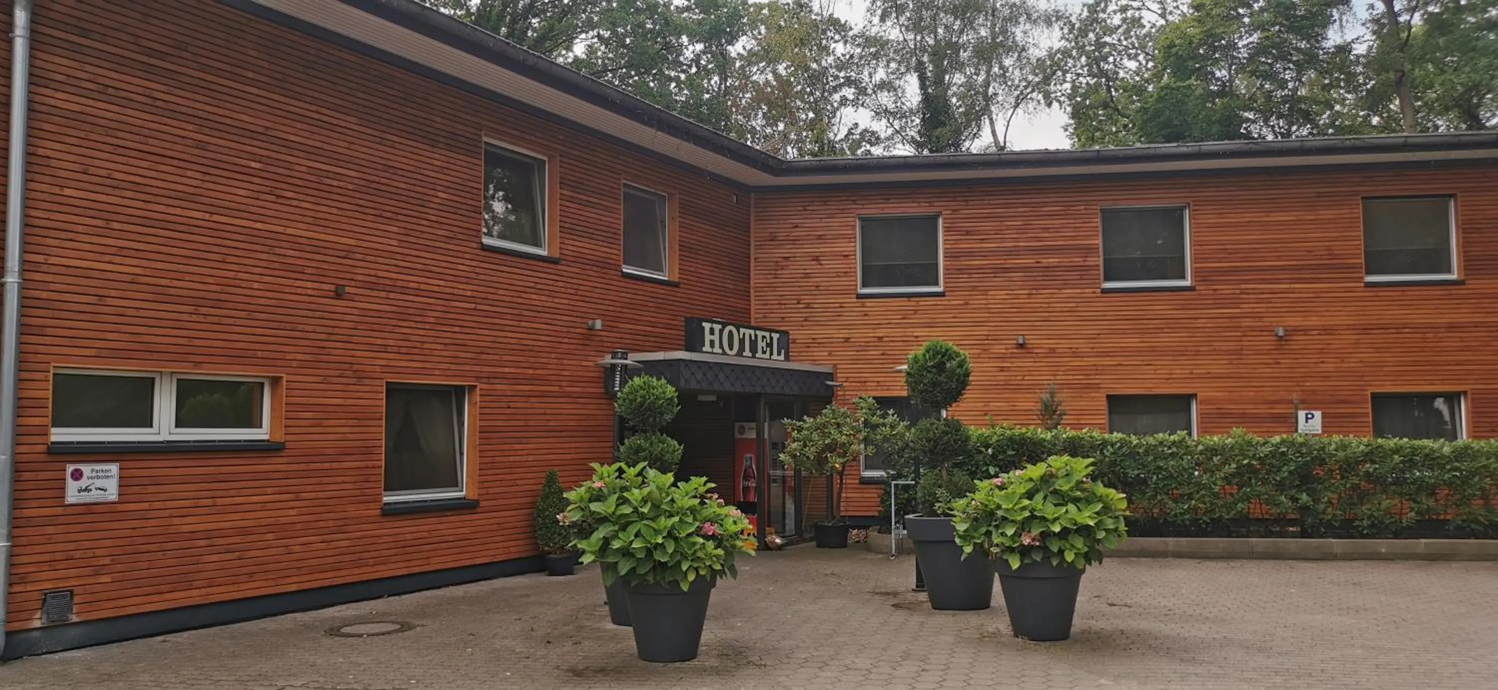 Property building in Hotel am Springhorstsee