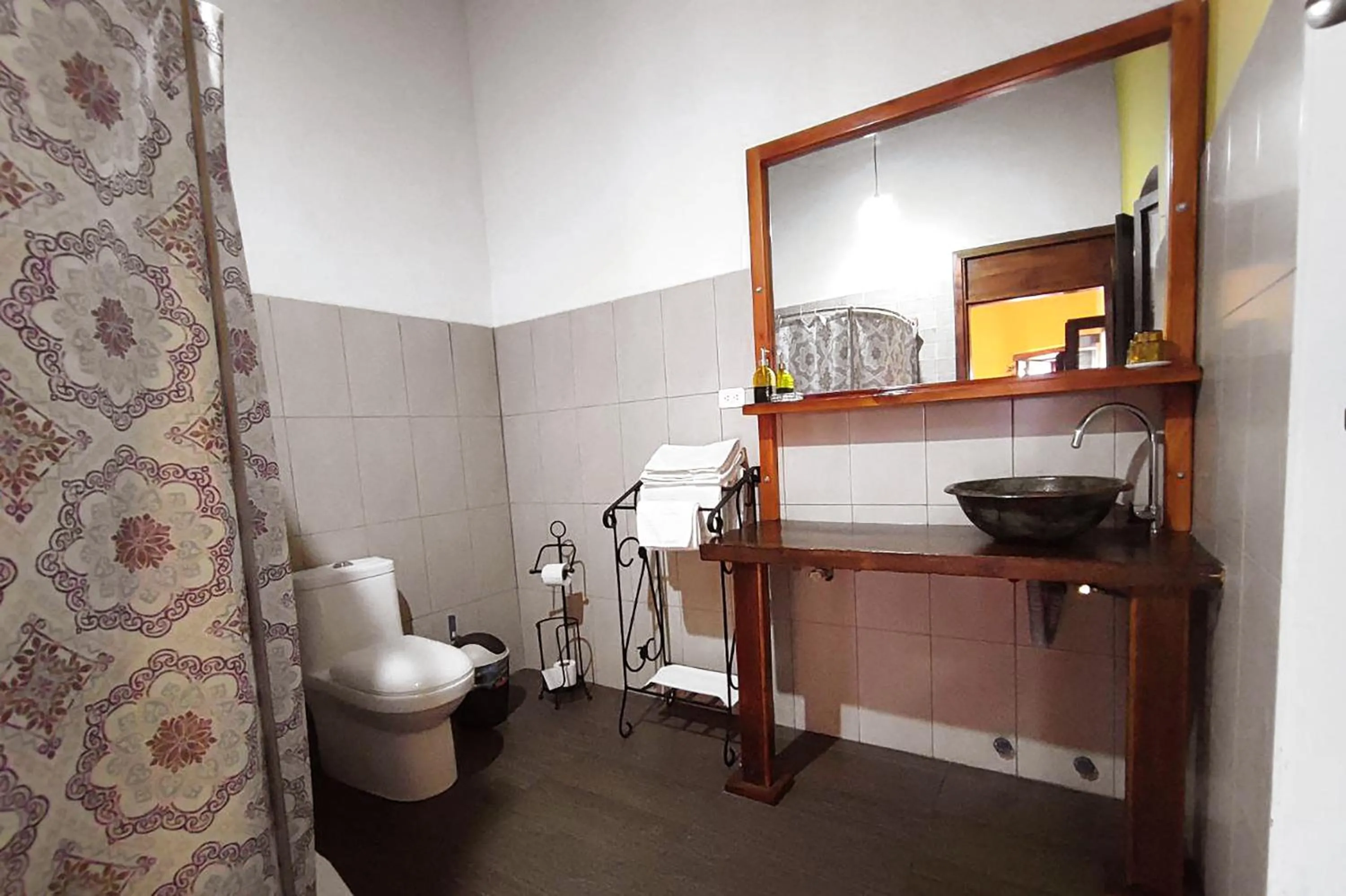 Toilet in Hotel Casa Alquimia