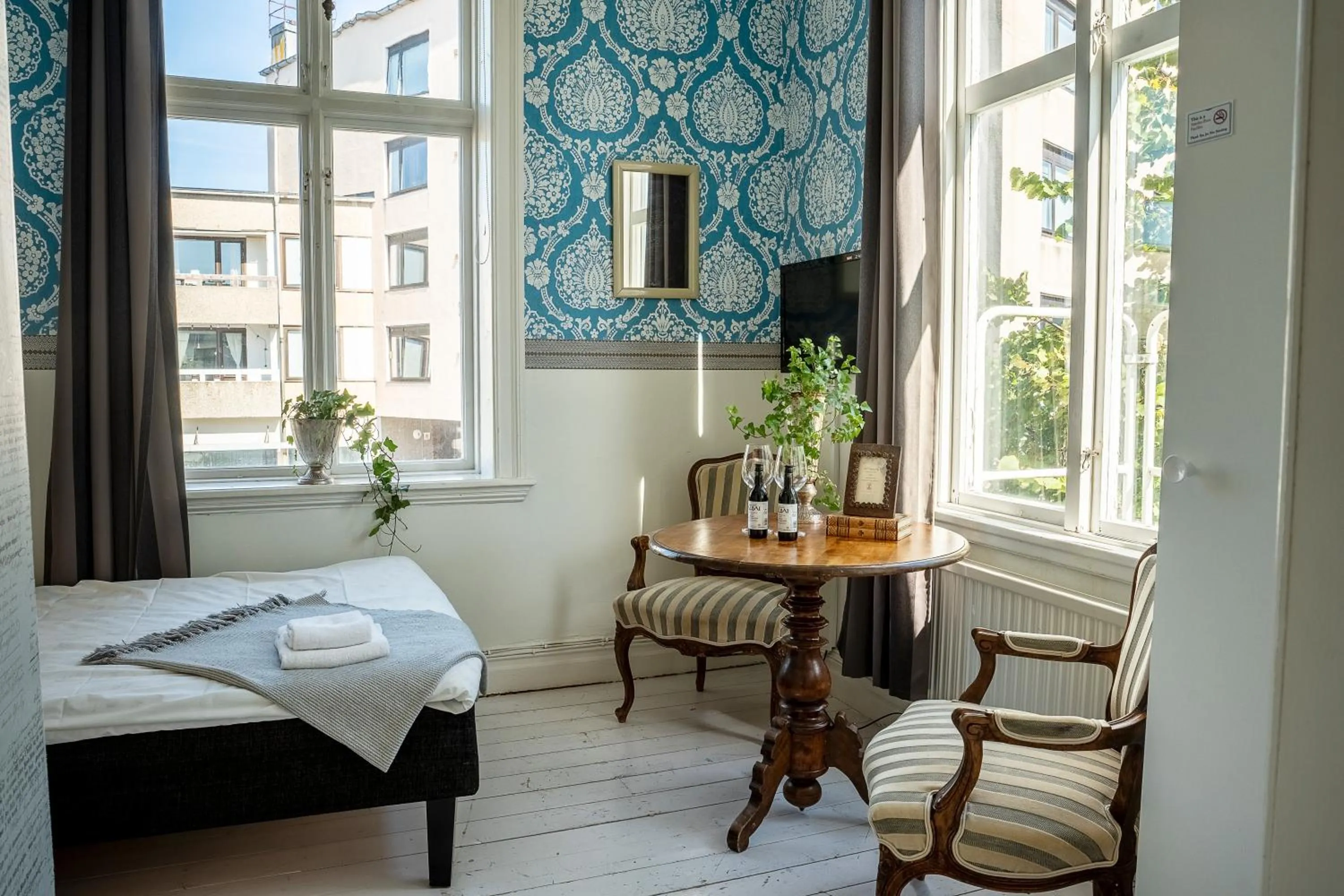 Photo of the whole room, Bed in Grand Hotel Lysekil