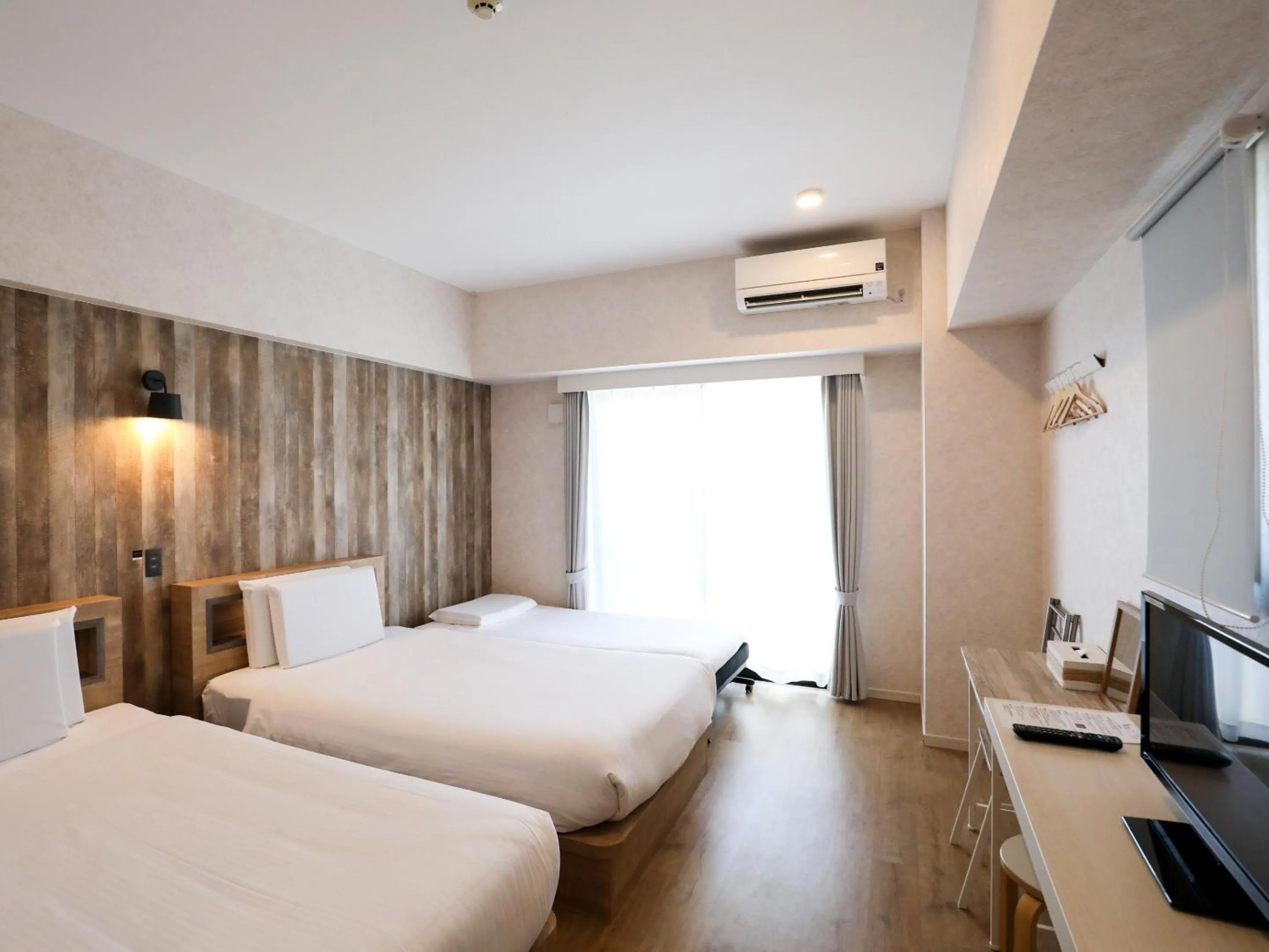 Photo of the whole room, Bed in Hotel 385