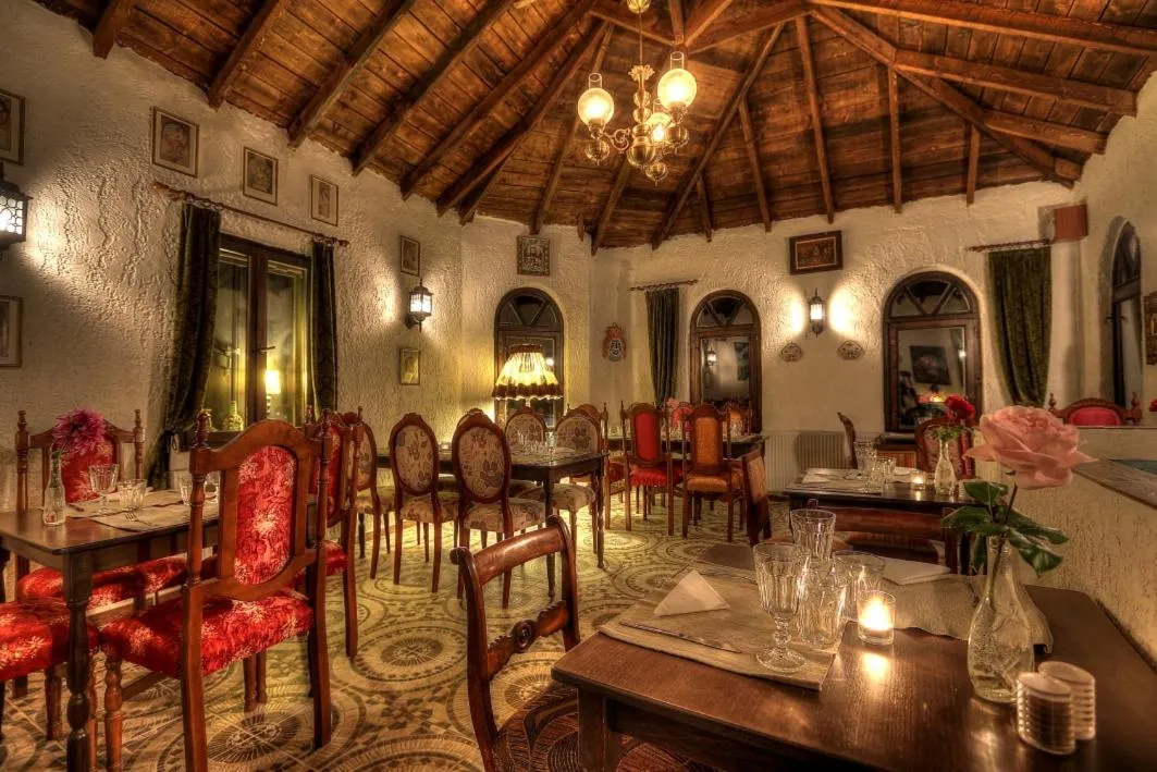 Restaurant/places to eat in Chateaux Constantin Agistro