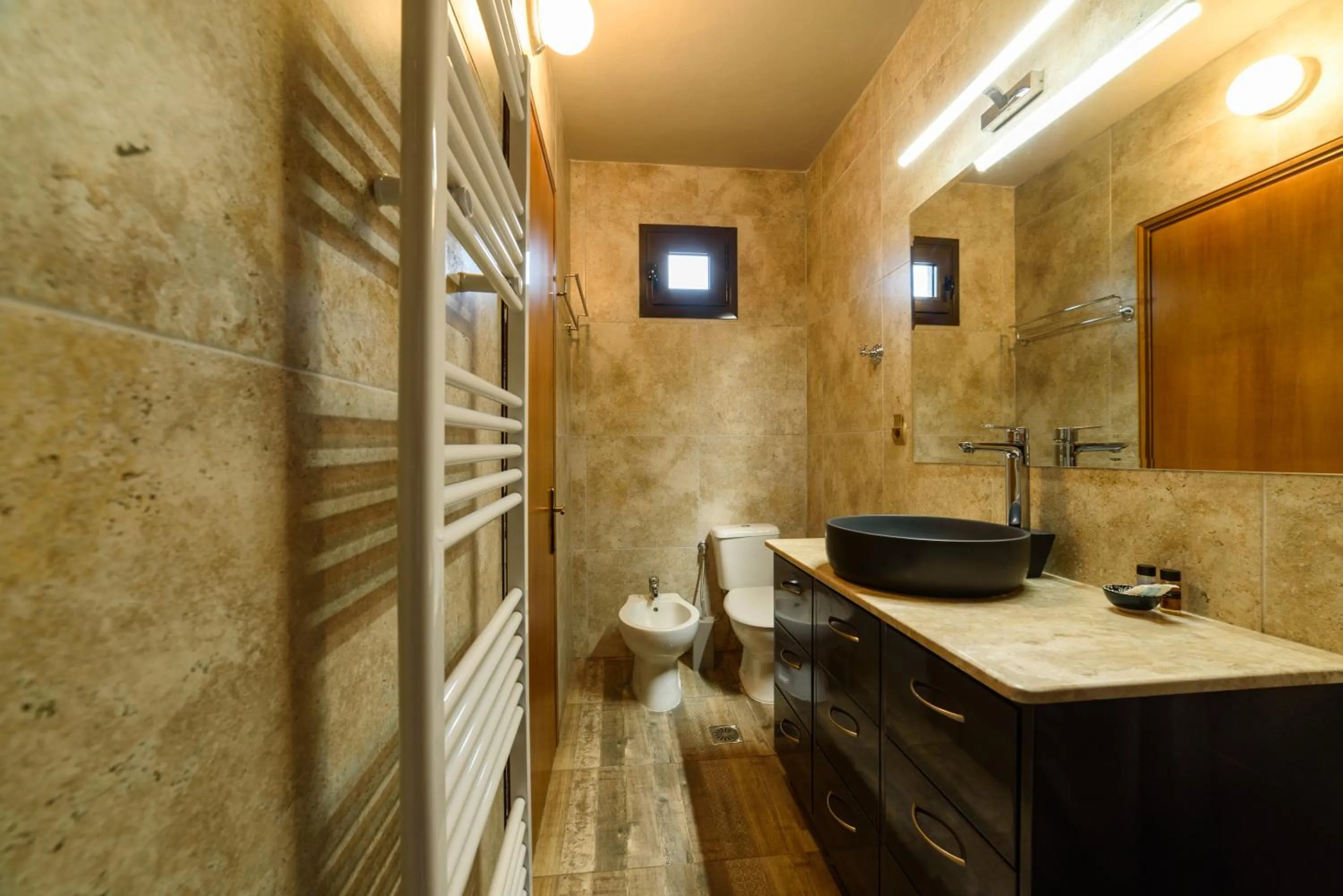 Chateaux Constantin Agistro