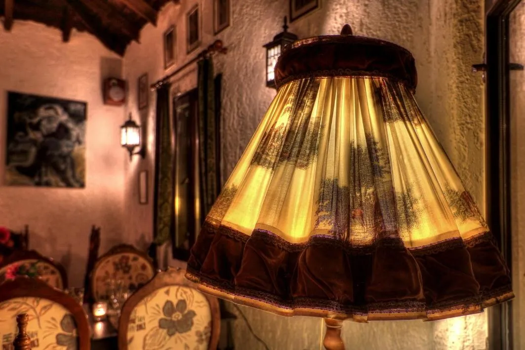 Restaurant/places to eat in Chateaux Constantin Agistro