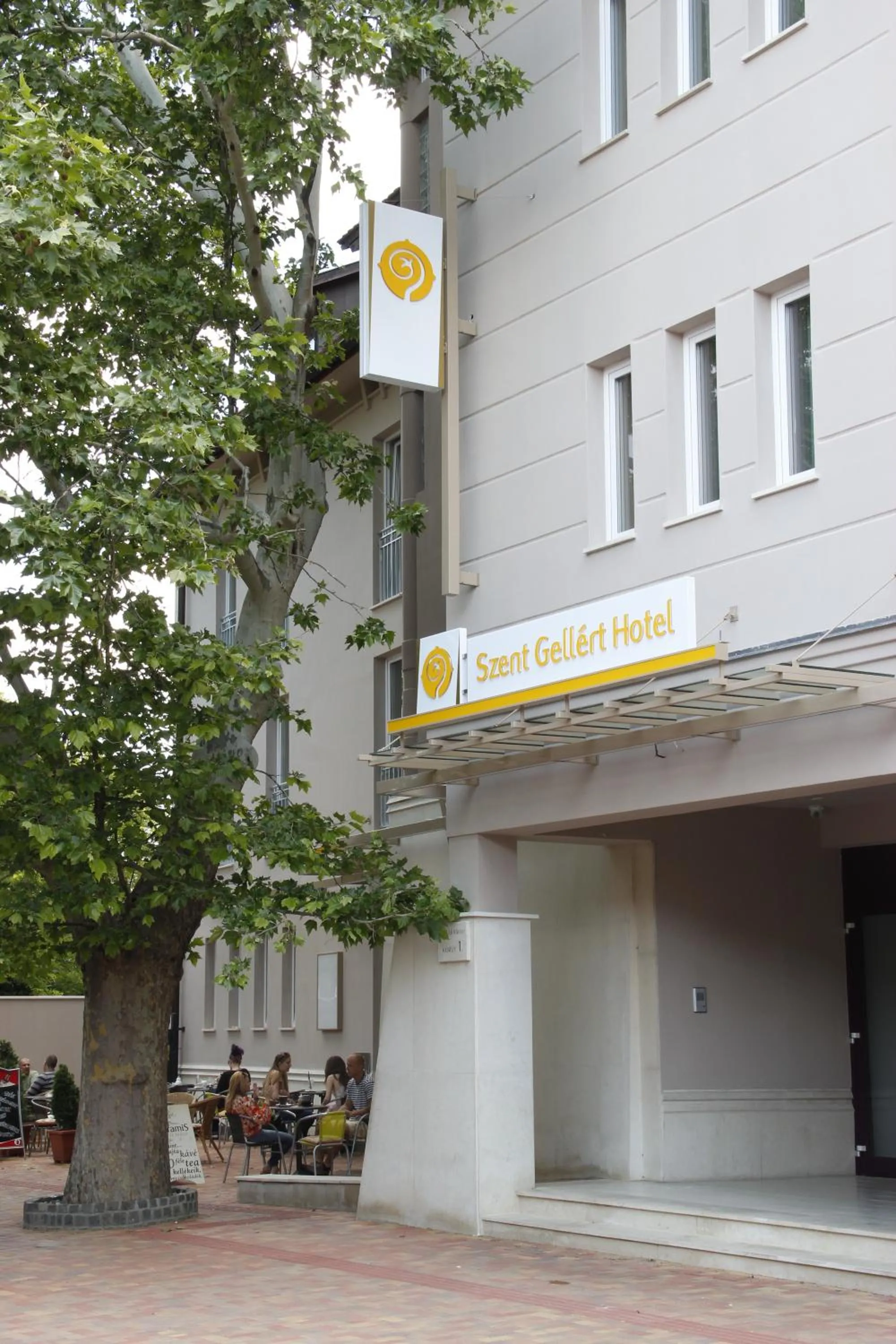 Restaurant/places to eat in Szent Gellért Hotel