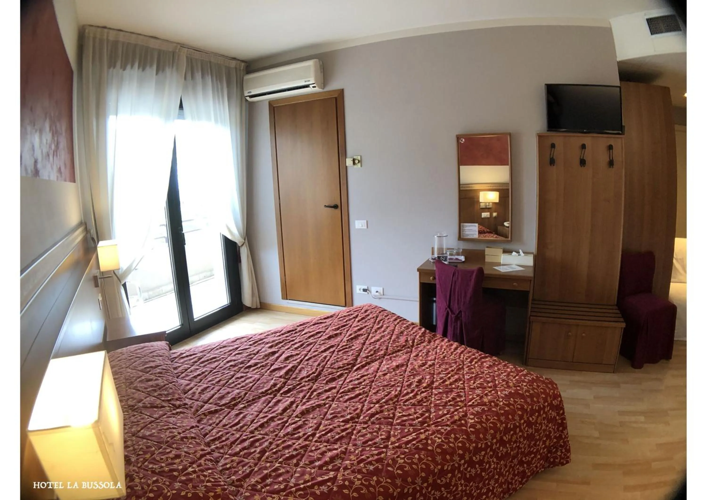 Bed in Hotel La Bussola