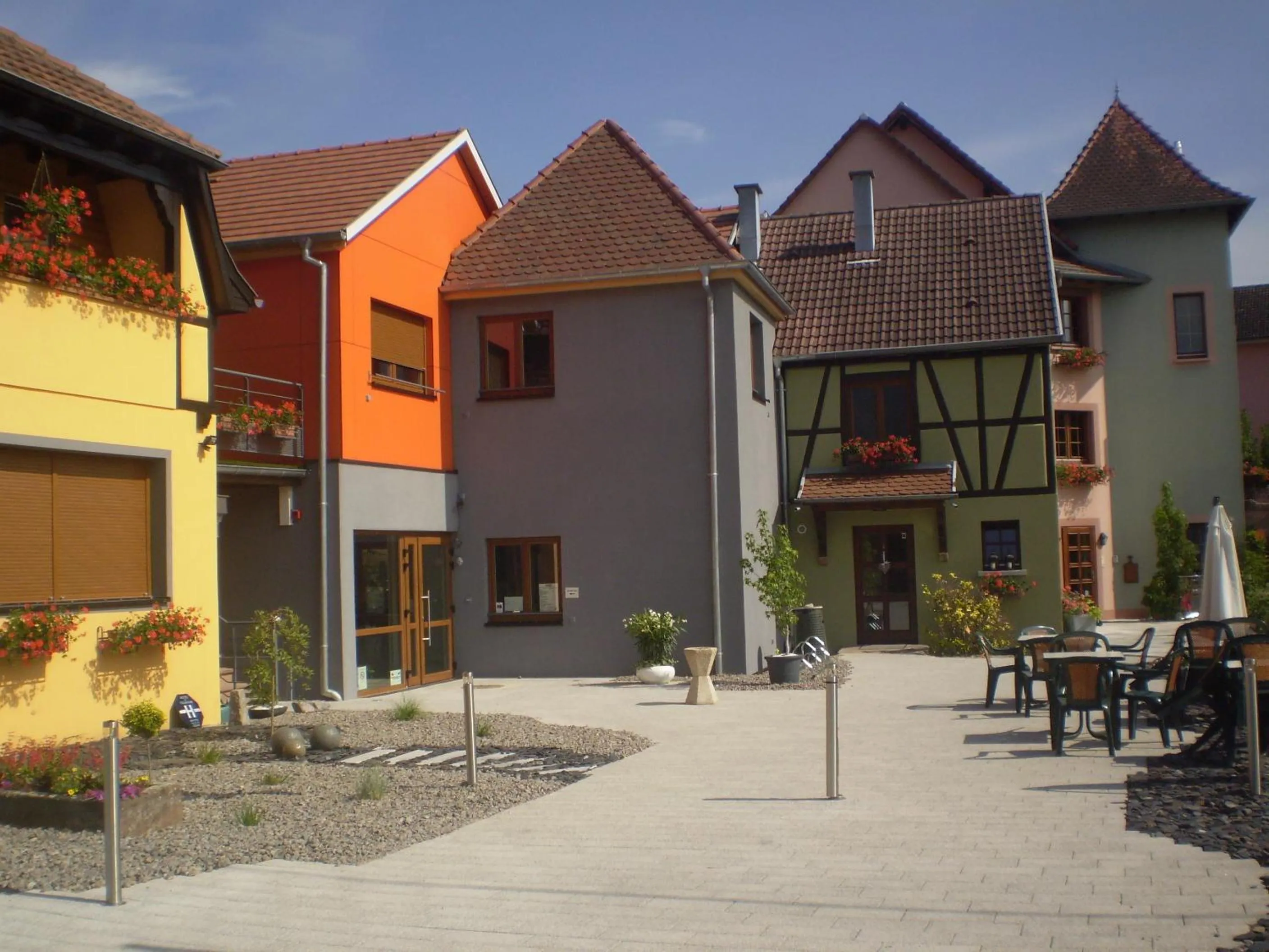 Facade/entrance in Les Portes de la Vallee