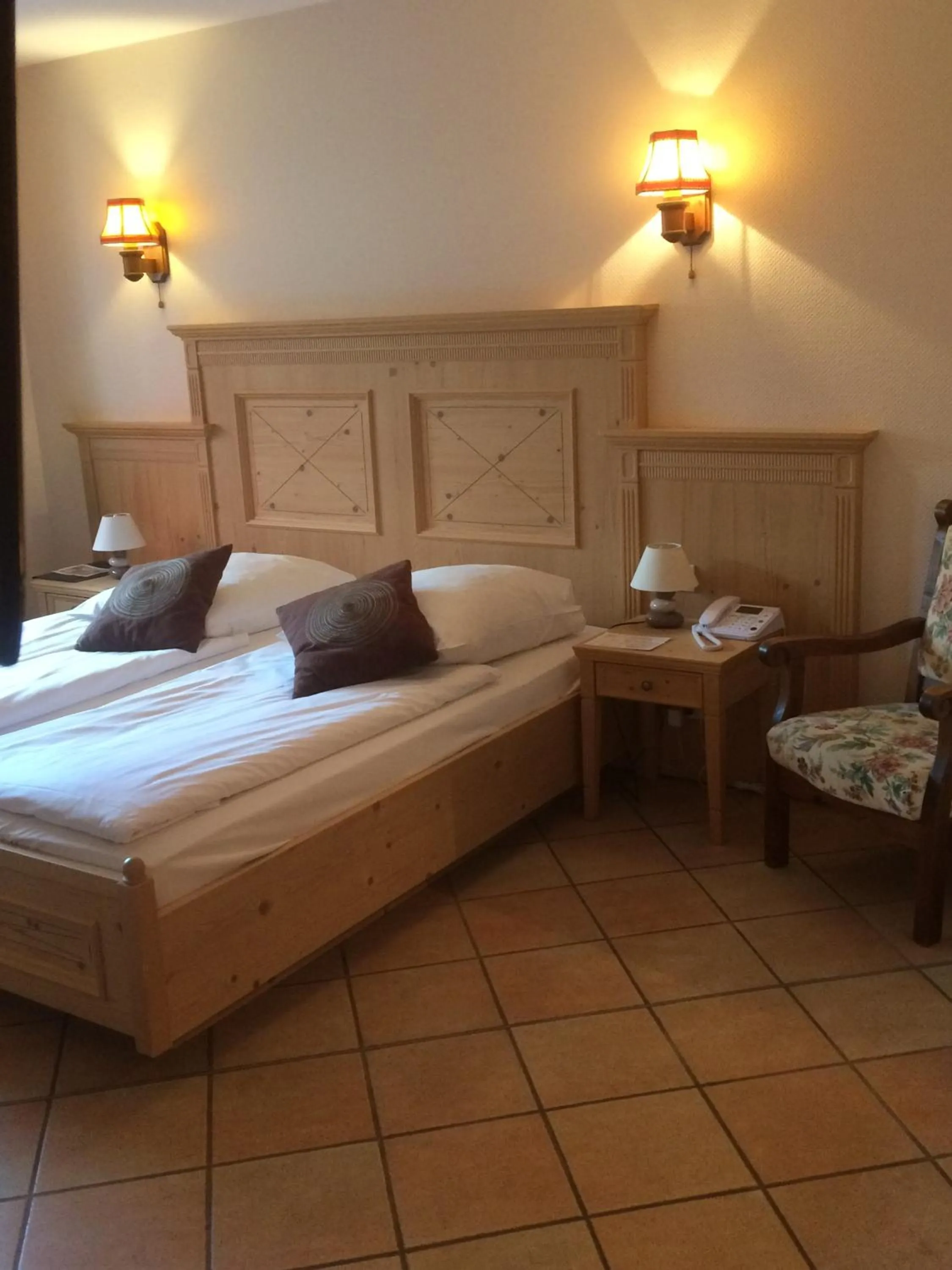 Shower, Bed in Les Portes de la Vallee