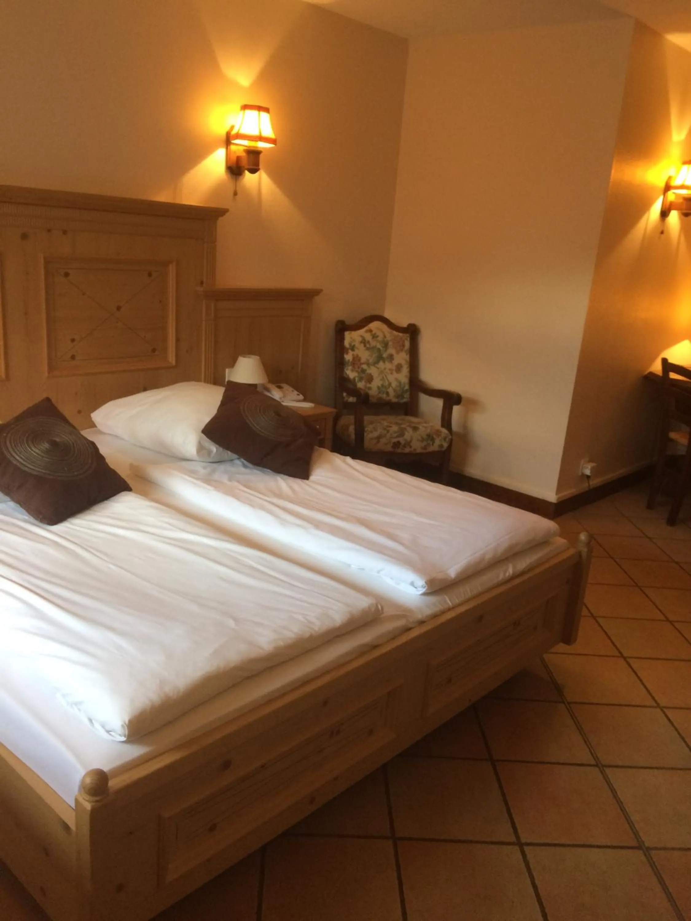 Shower, Bed in Les Portes de la Vallee