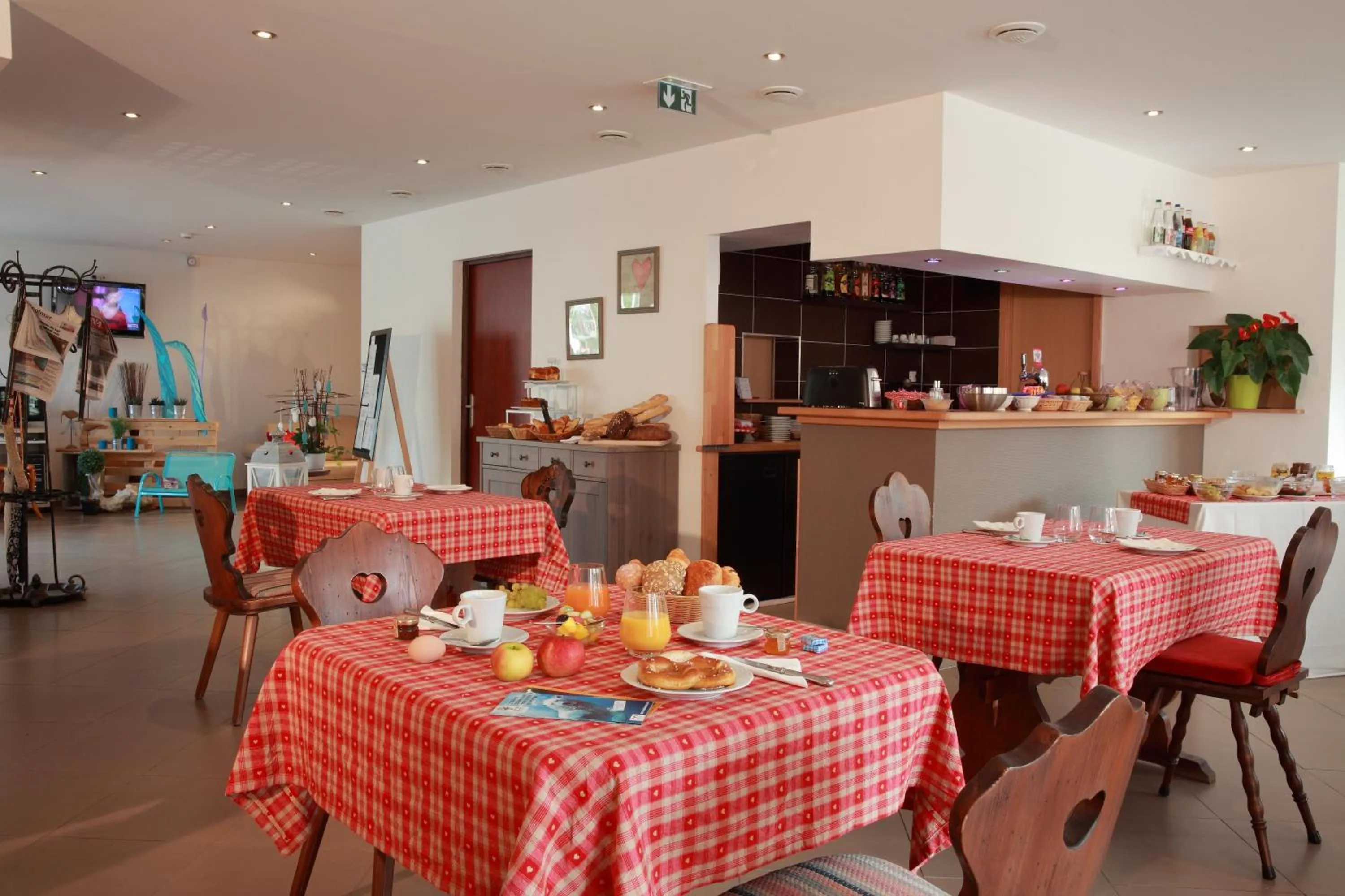 Restaurant/places to eat in Les Portes de la Vallee