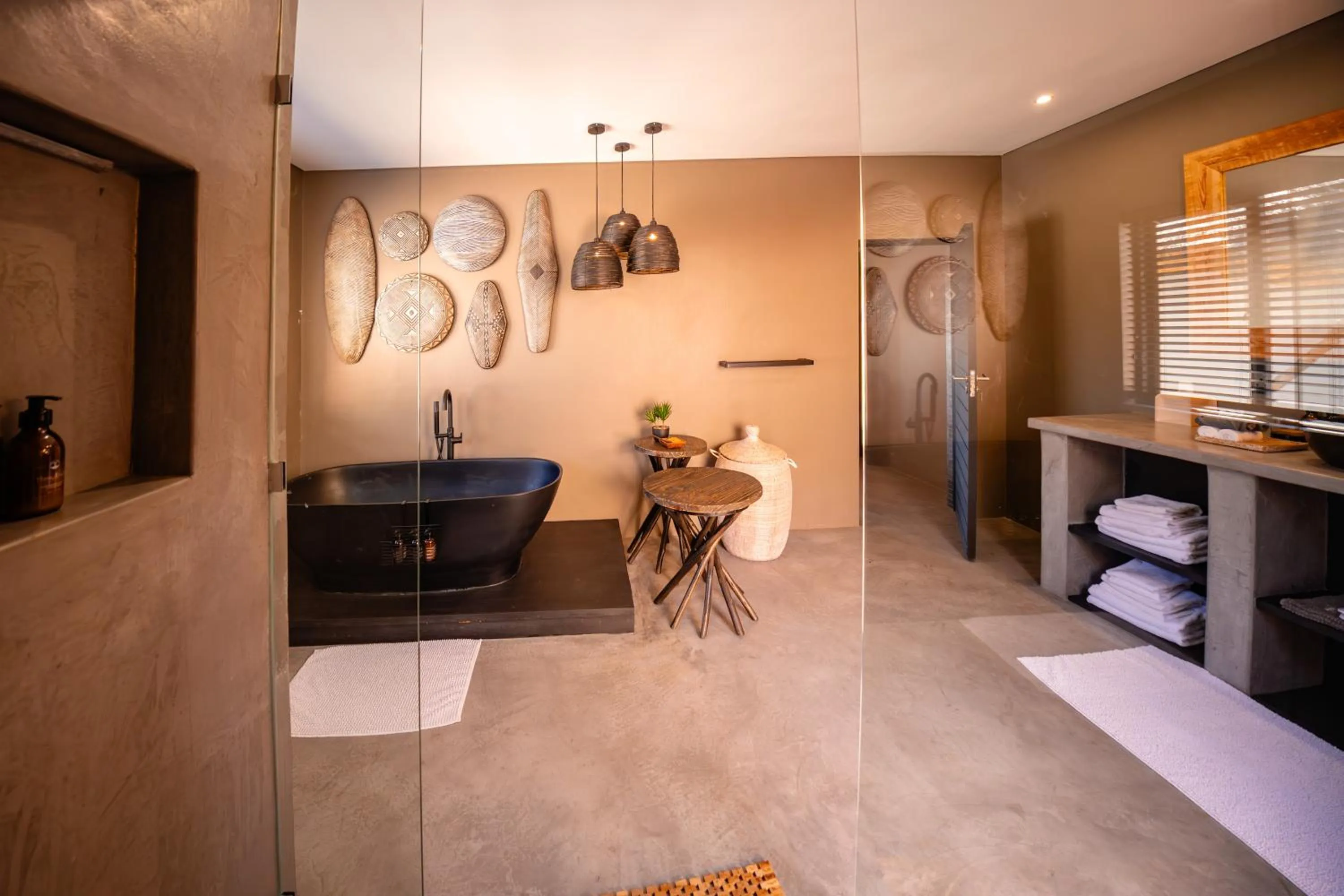 Bedroom, Bed in MHONDORO SAFARI LODGE & VILLA