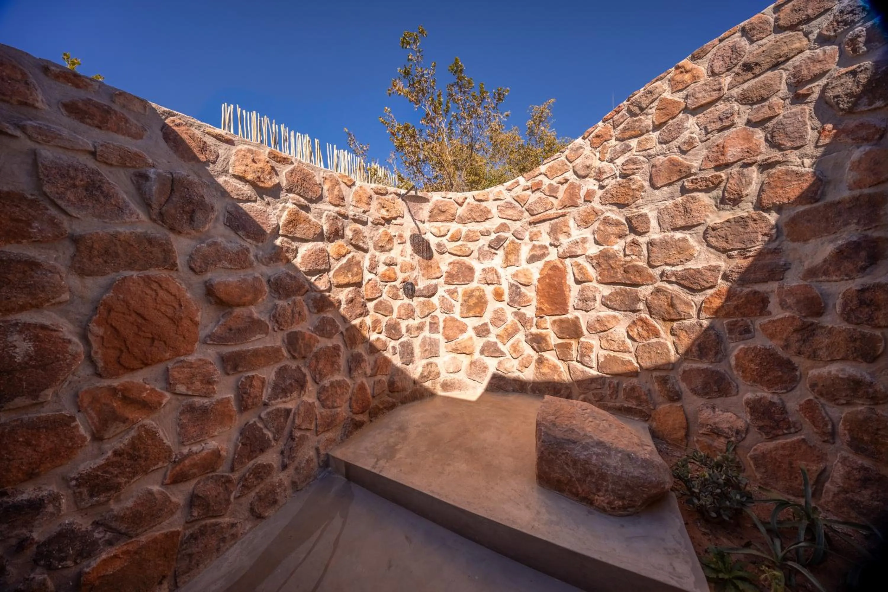 Shower in MHONDORO SAFARI LODGE & VILLA