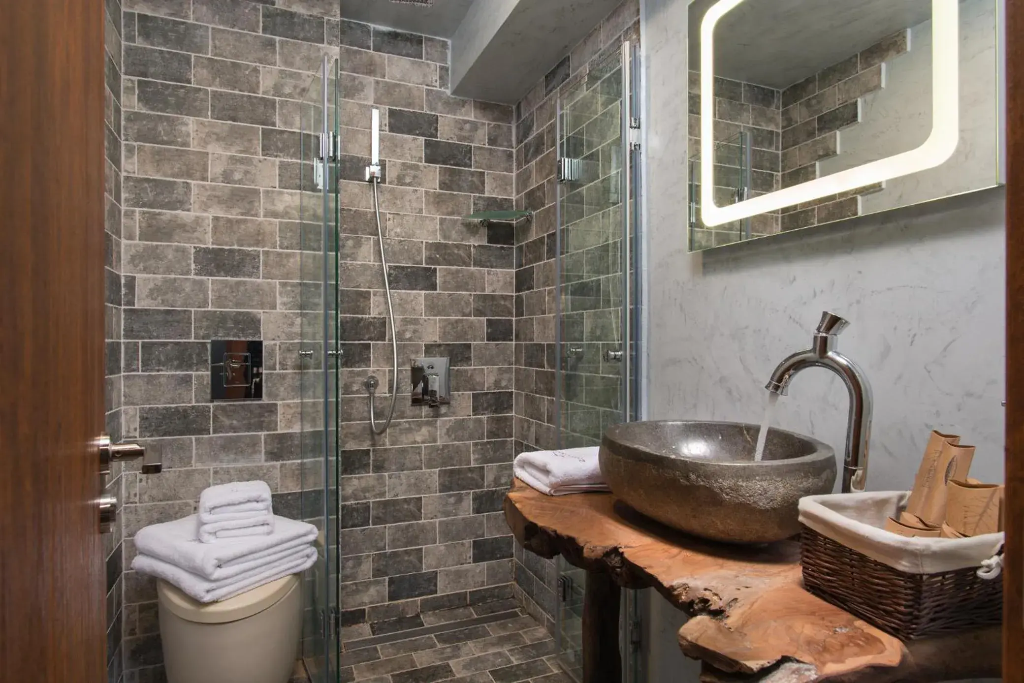 Family Studio in Zaara Estate Family Studio in Zaara Estate