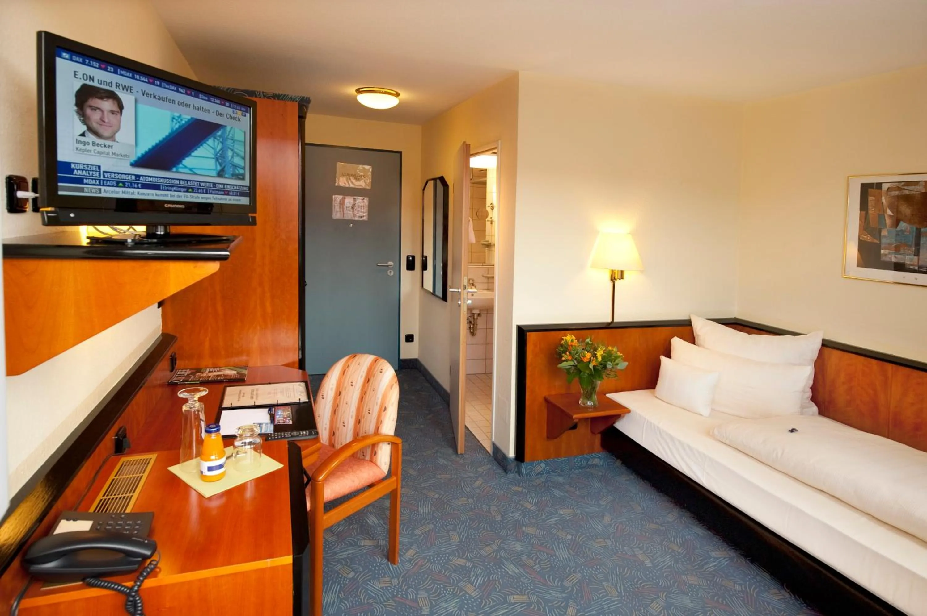 Photo of the whole room, Bed in Advantage Appartements Hotel