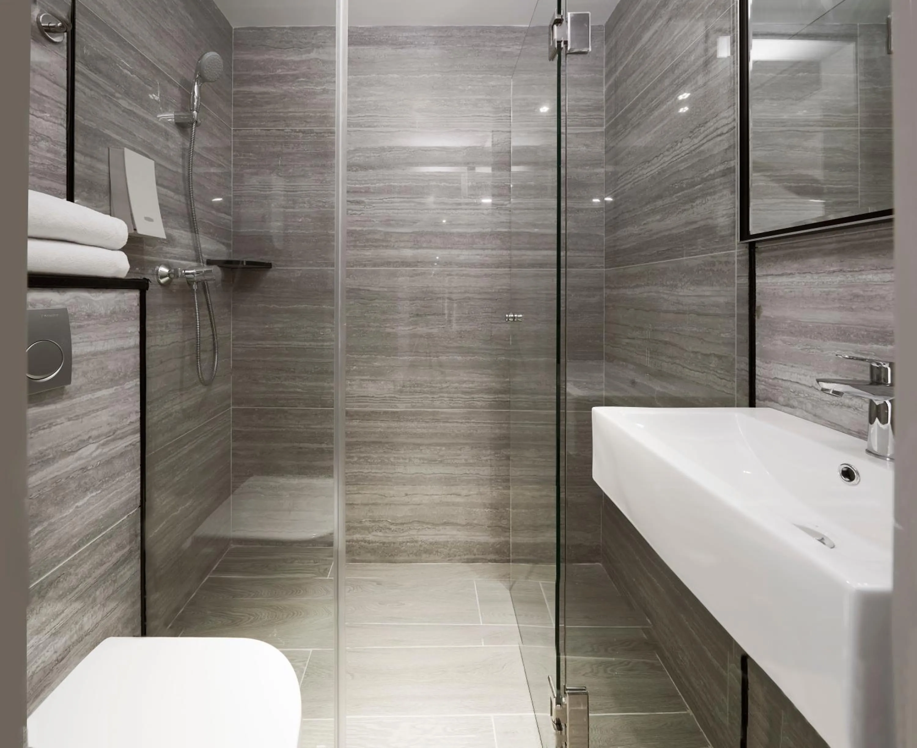 Shower in Hotel 81 Orchid