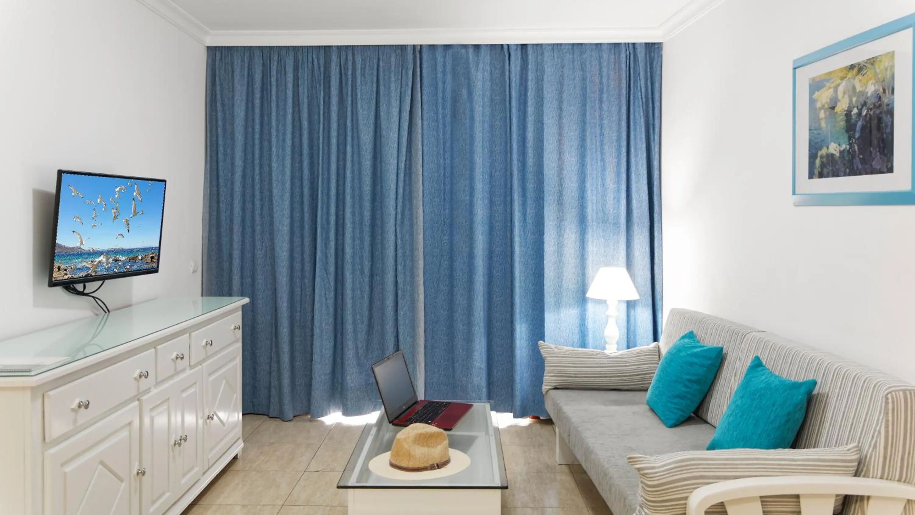 Seating area in Jacarandas Beach