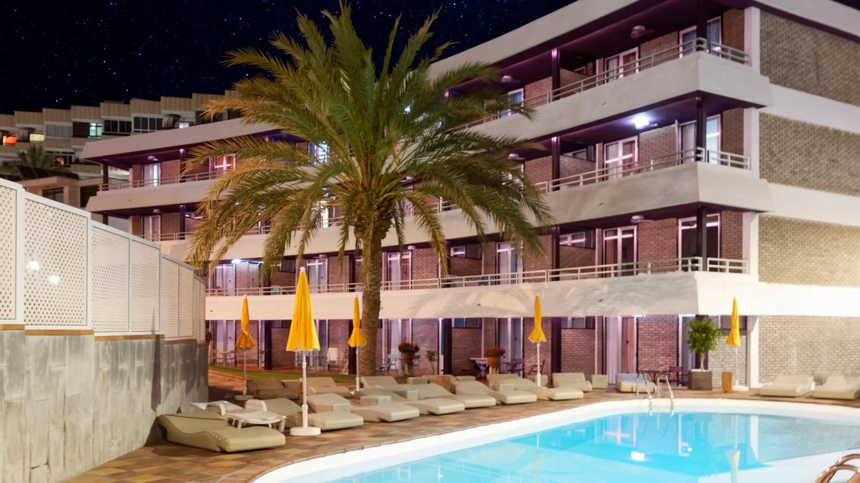 Neighbourhood in Jacarandas Beach