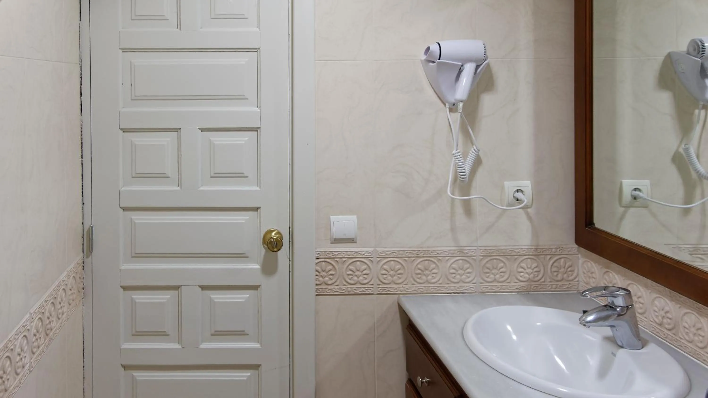 Bathroom in Jacarandas Beach