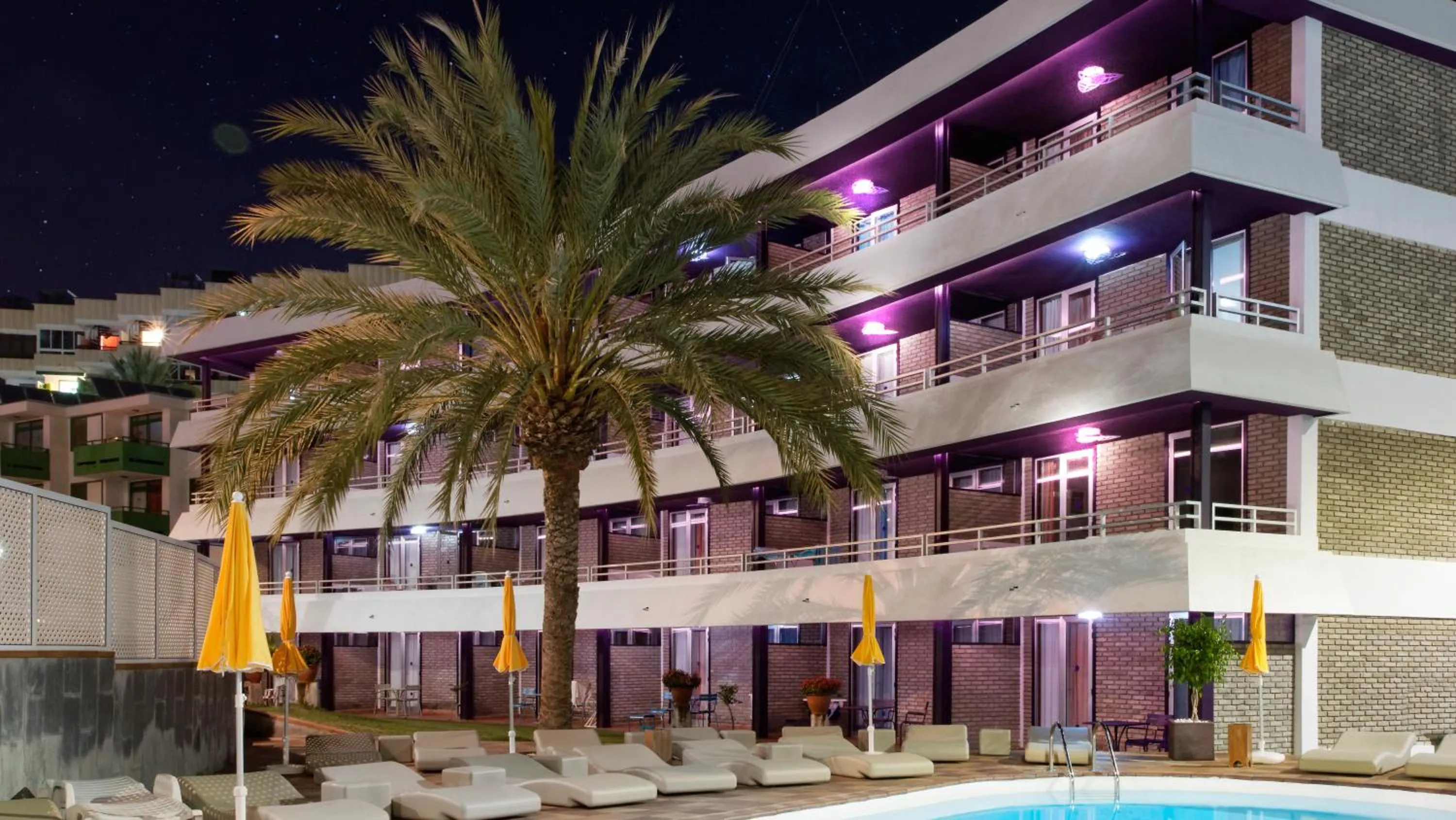 Neighbourhood in Jacarandas Beach