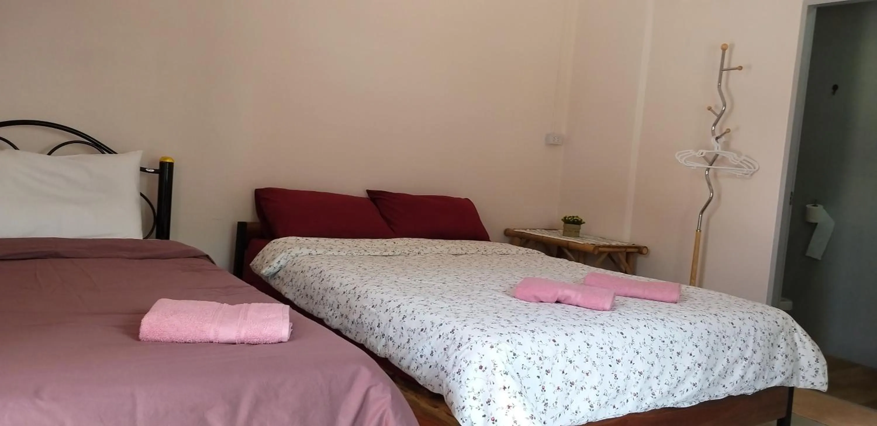 Decorative detail, Bed in Numhom Resort