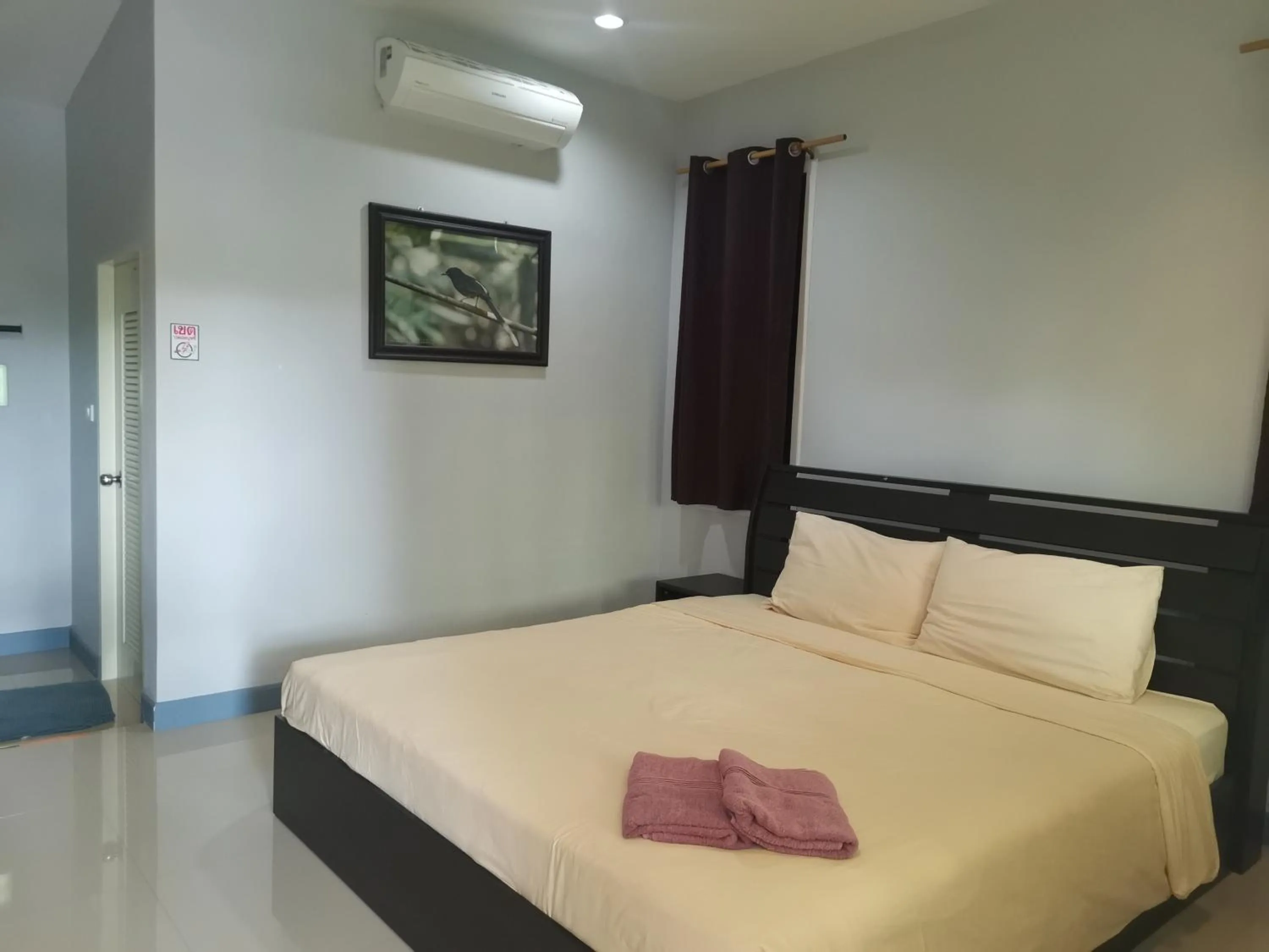 Bedroom, Bed in Numhom Resort