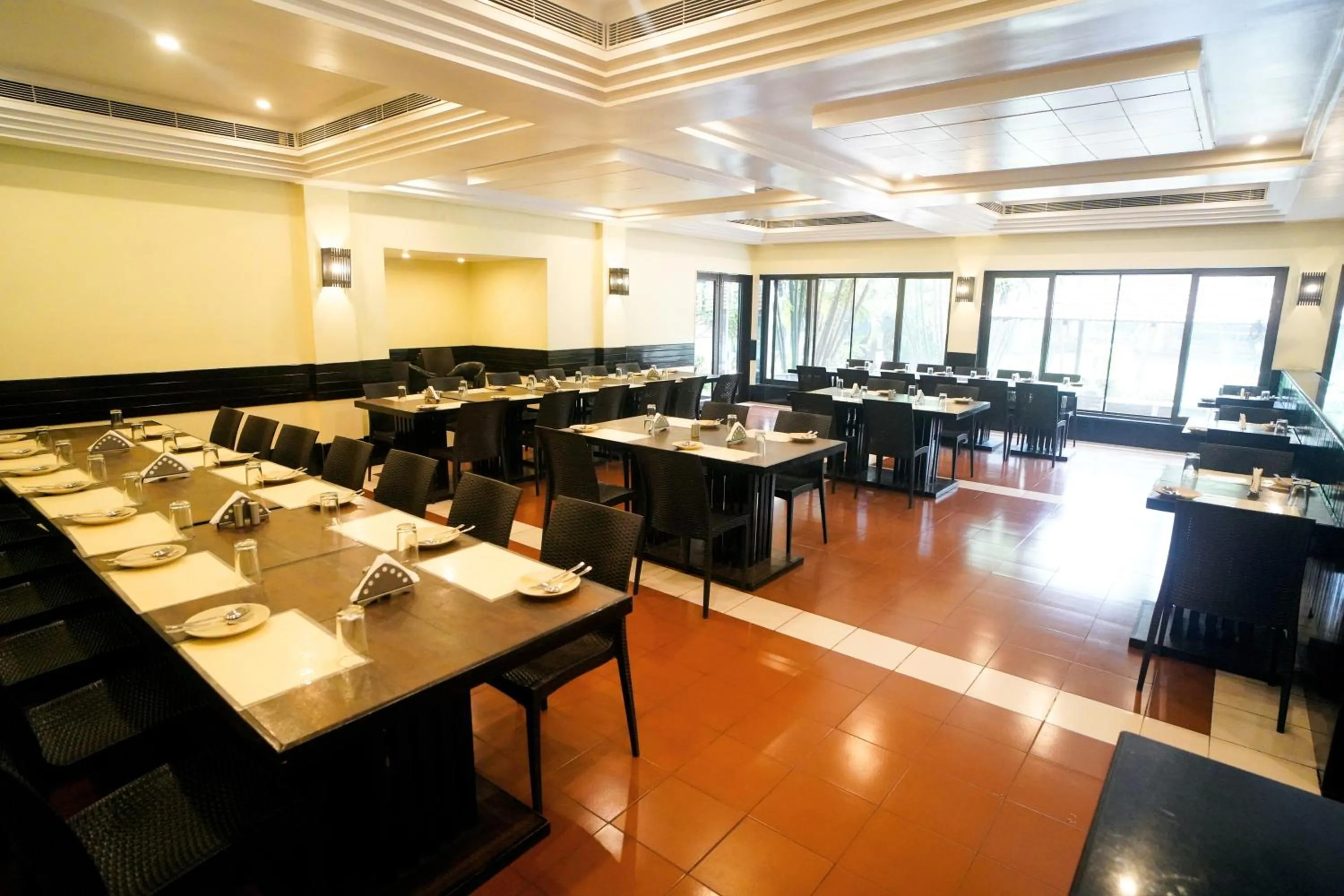 Restaurant/places to eat in Treasure Island Resorts Lonavala