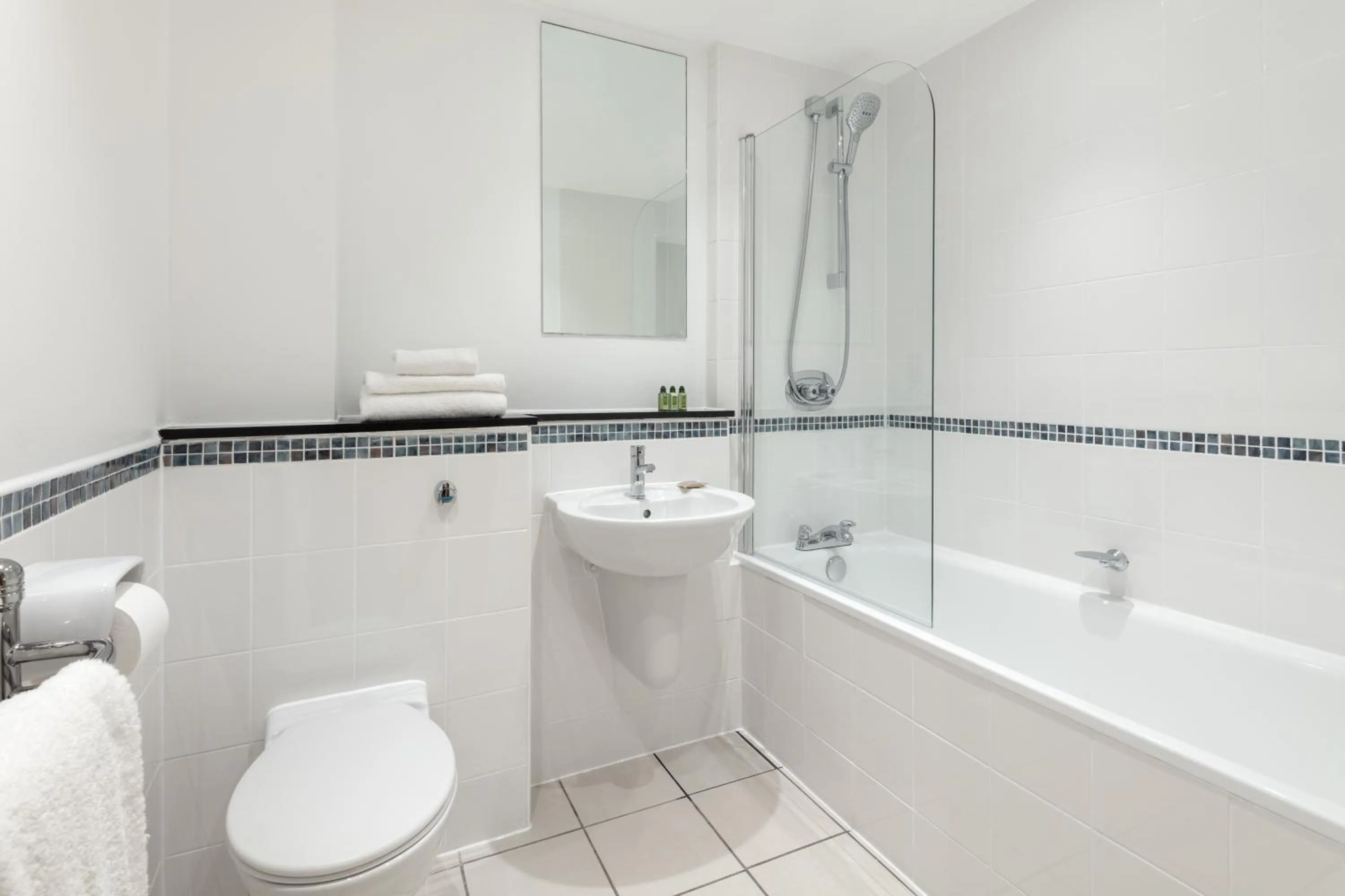 Bathroom in Marlin Apartments London City - Queen Street