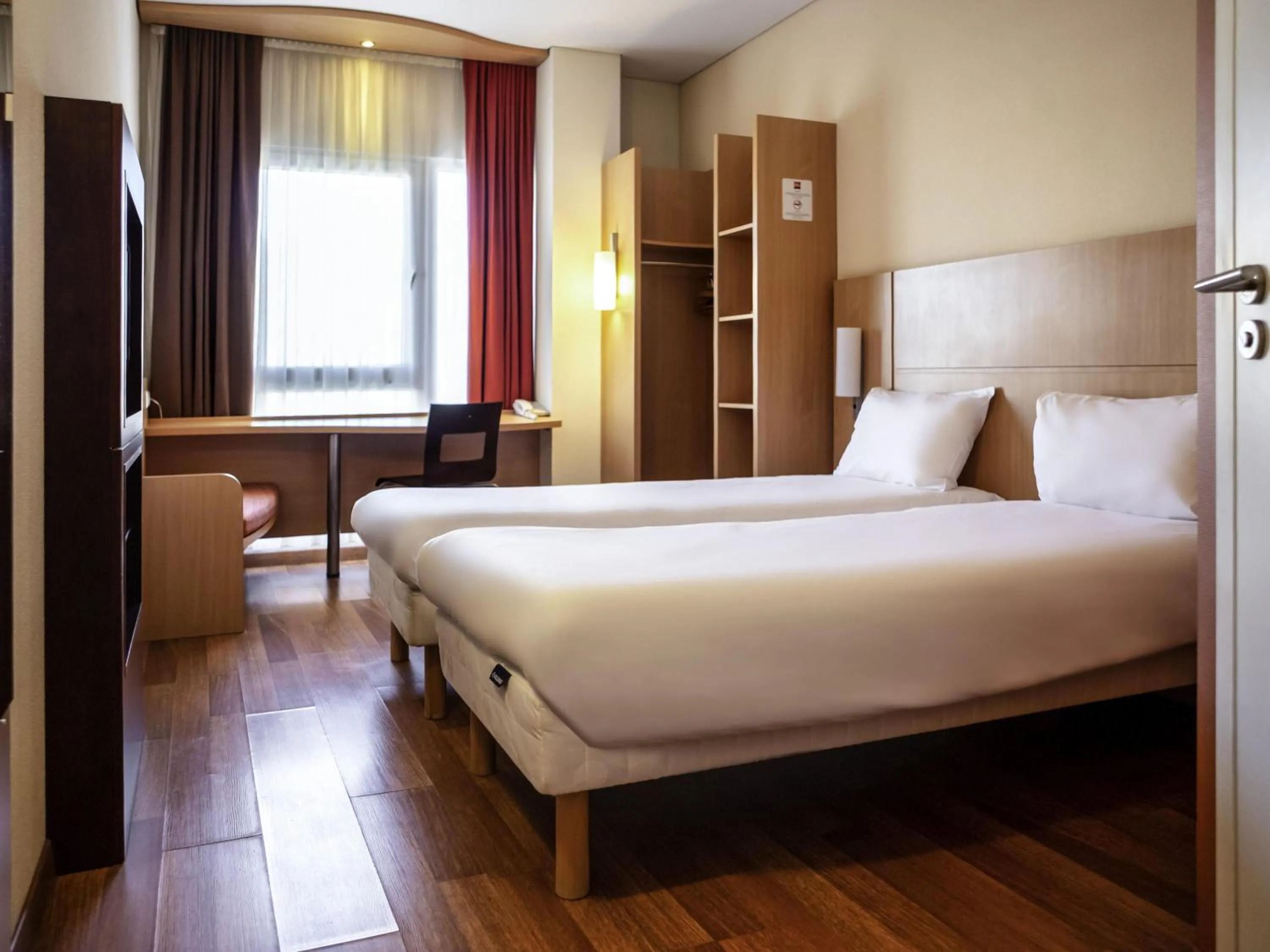 Bedroom, Bed in Ibis Kaunas Centre