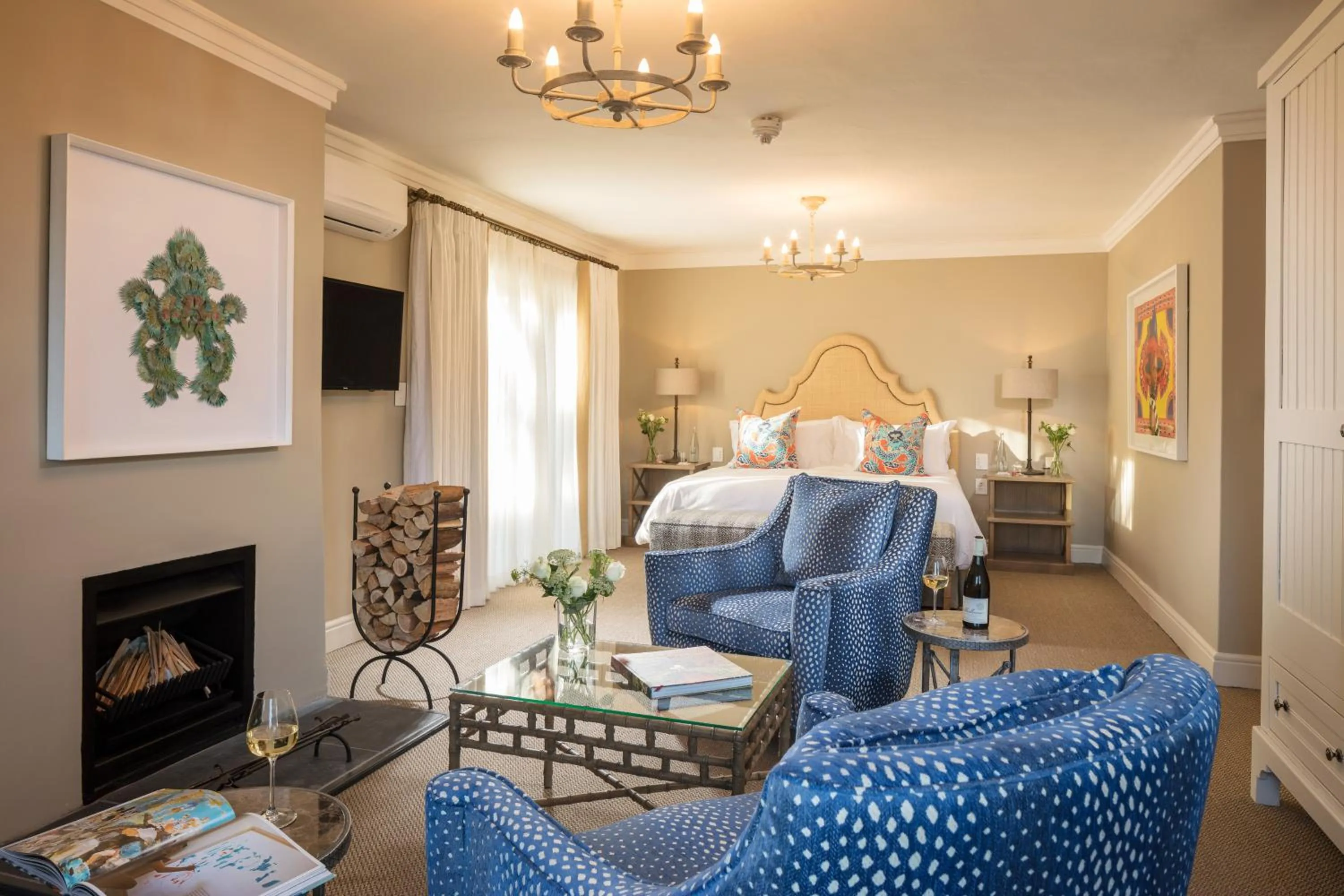 Photo of the whole room, Bed in Le Quartier Francais