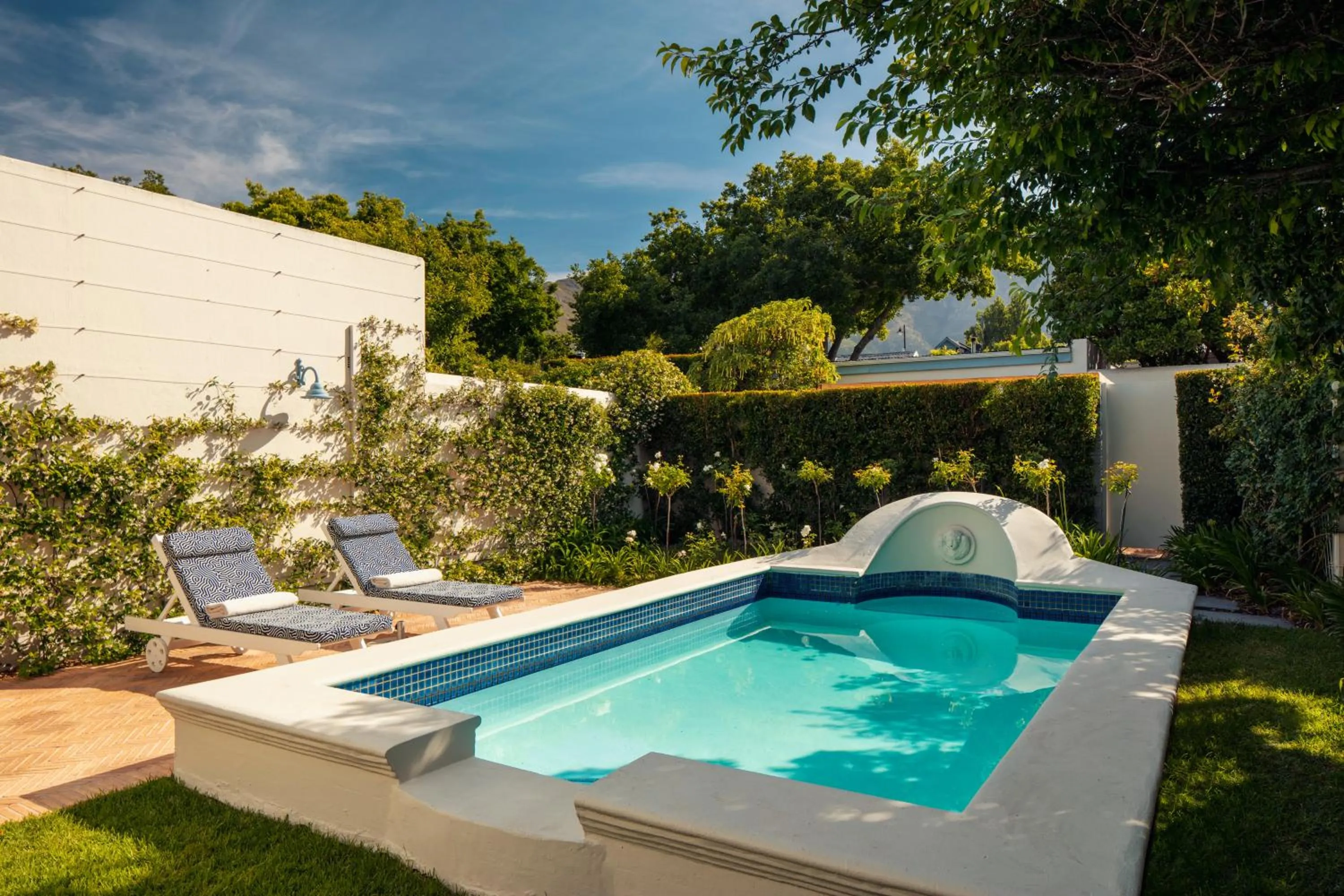 Pool view in Le Quartier Francais