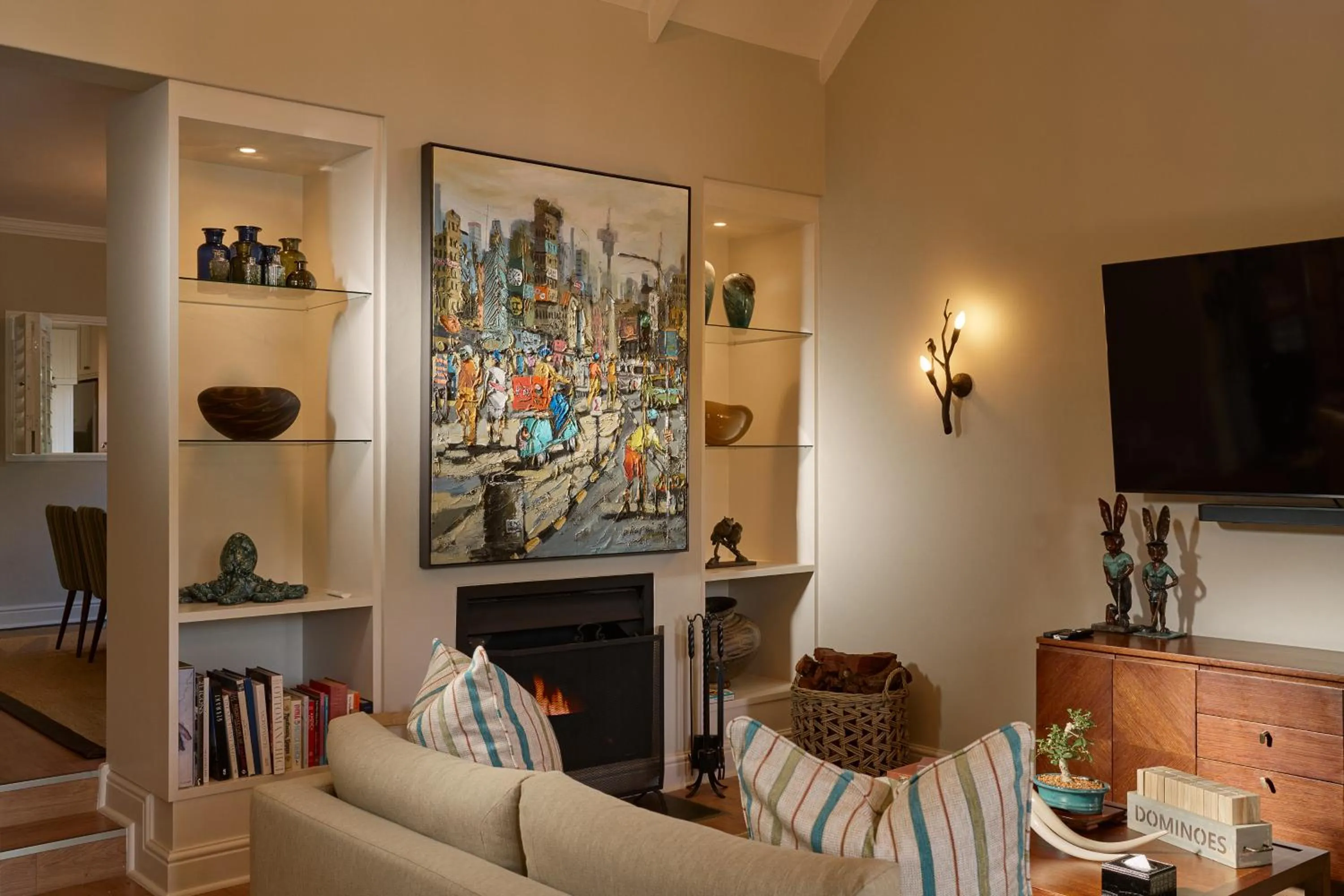 Communal lounge/ TV room in Le Quartier Francais