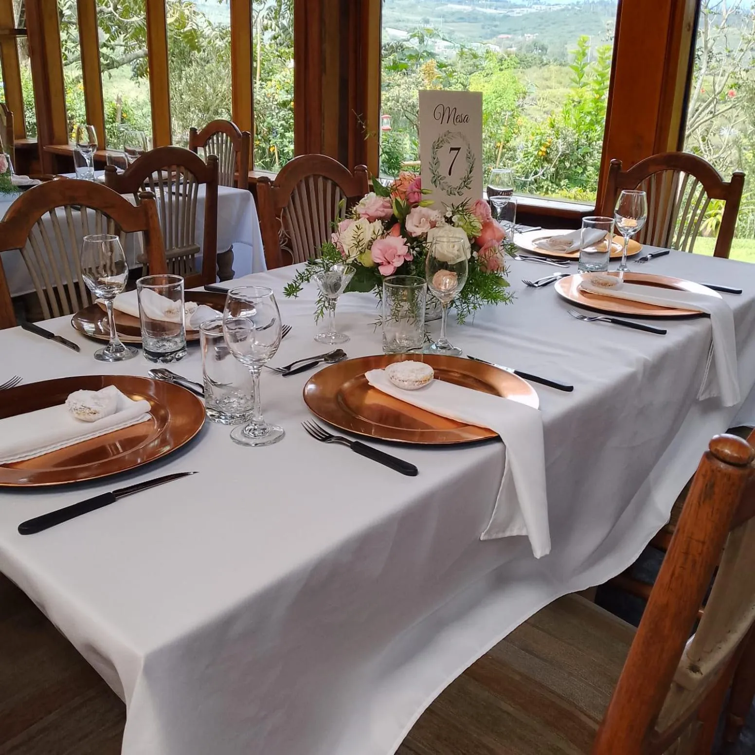 Restaurant/places to eat in Hosteria Cananvalle