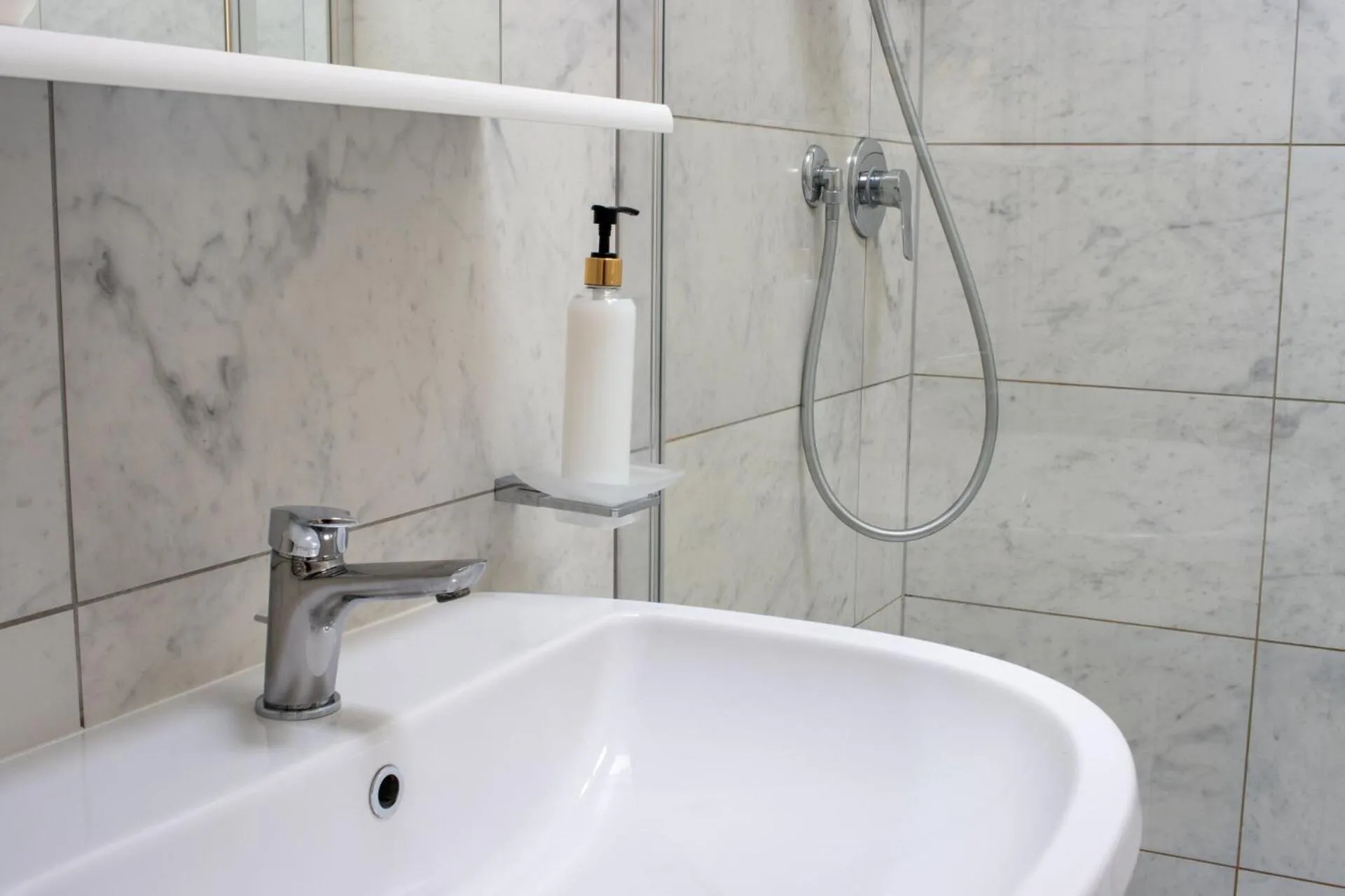 Bathroom in R&B Giardino 34