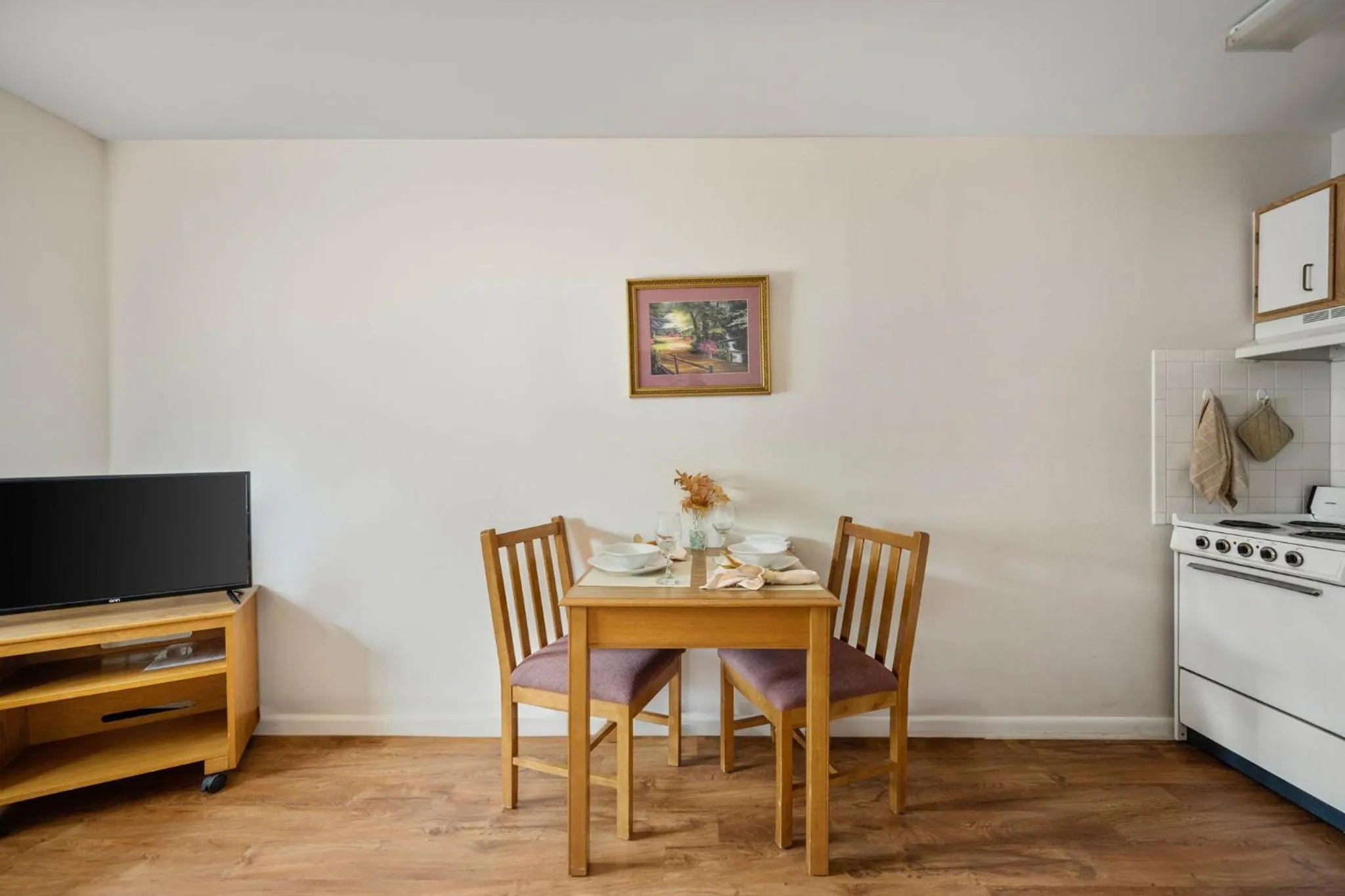 Dining area in Affordable Suites Conover / Hickory