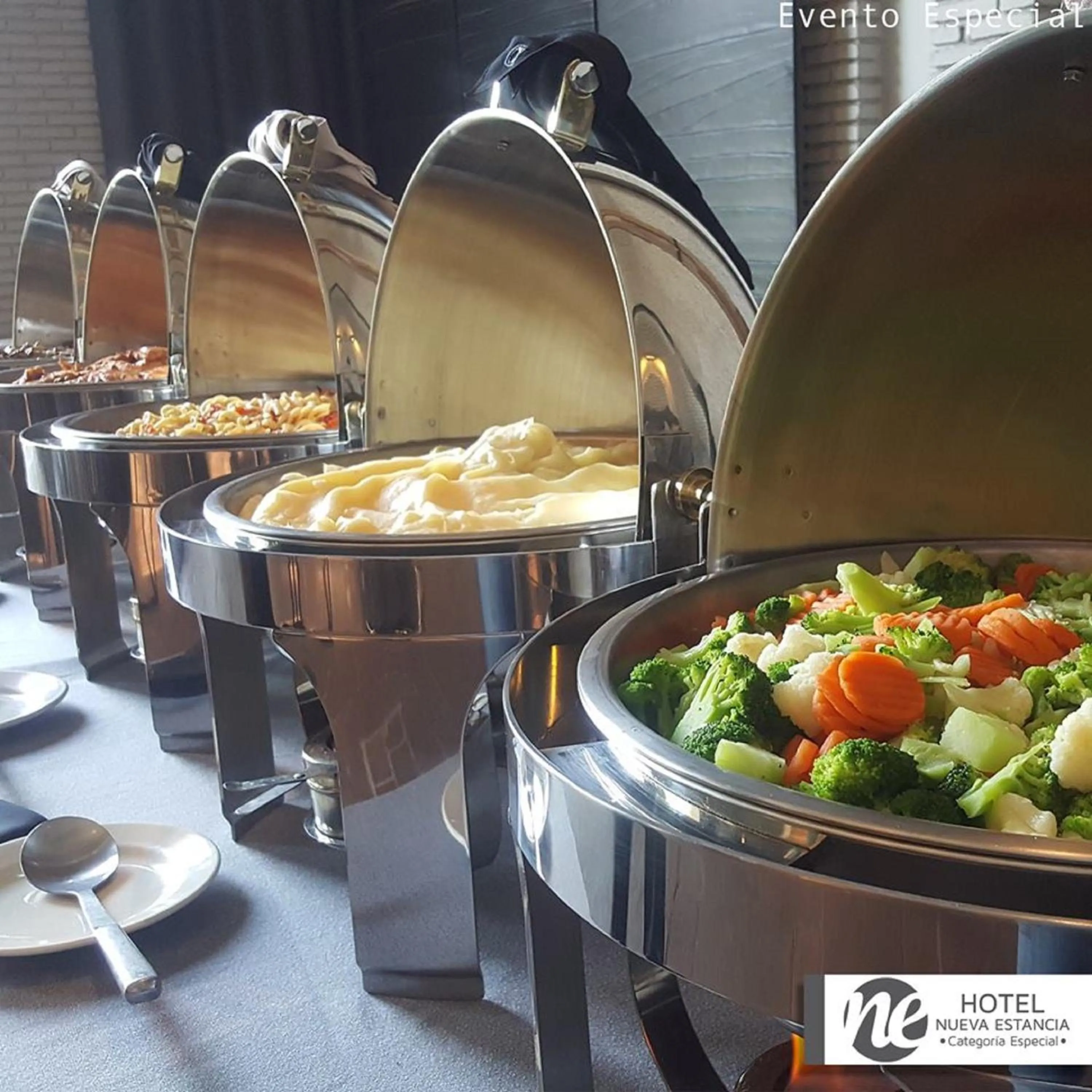 Food and drinks in NEhotel Nueva Estancia