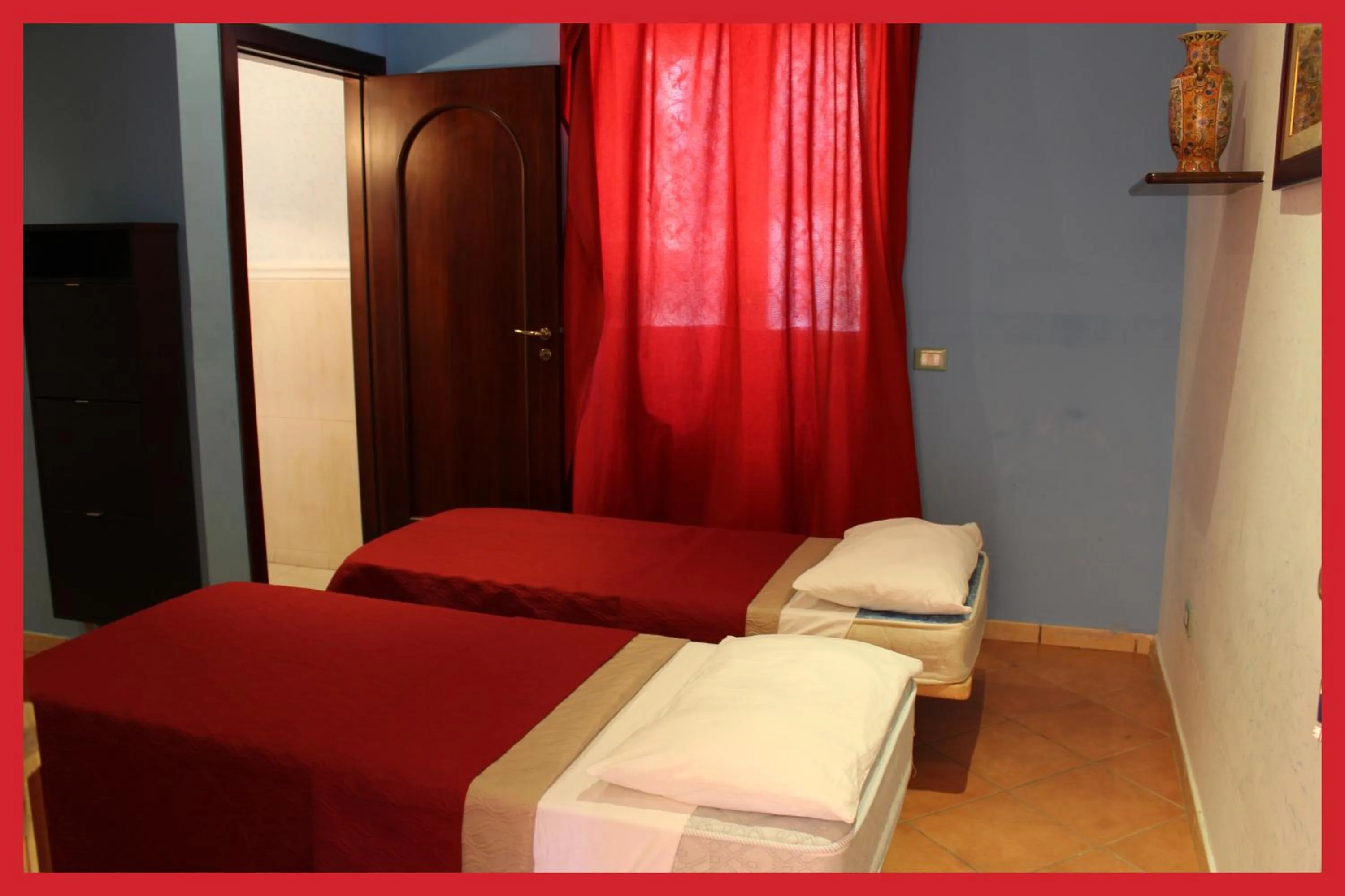 Bedroom, Bed in B&B La Storia Di Napoli