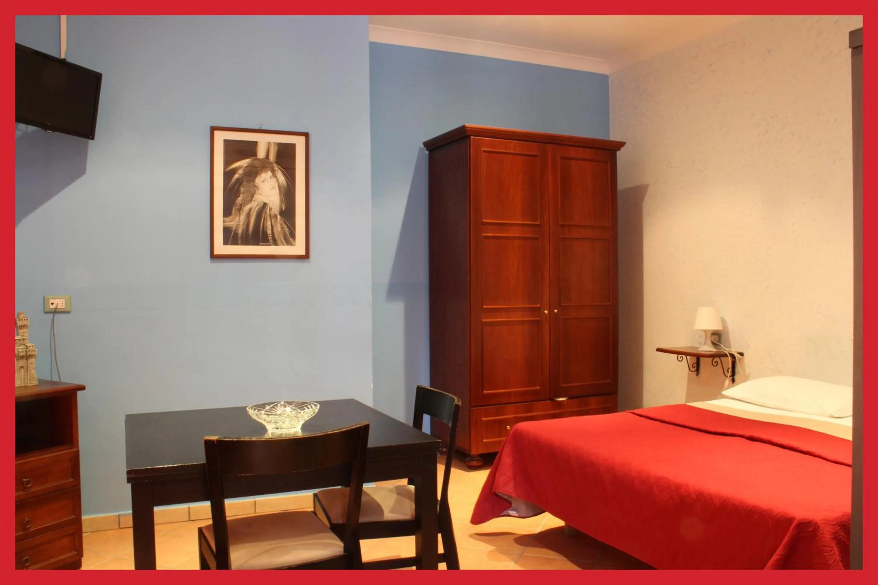 Photo of the whole room, Bed in B&B La Storia Di Napoli