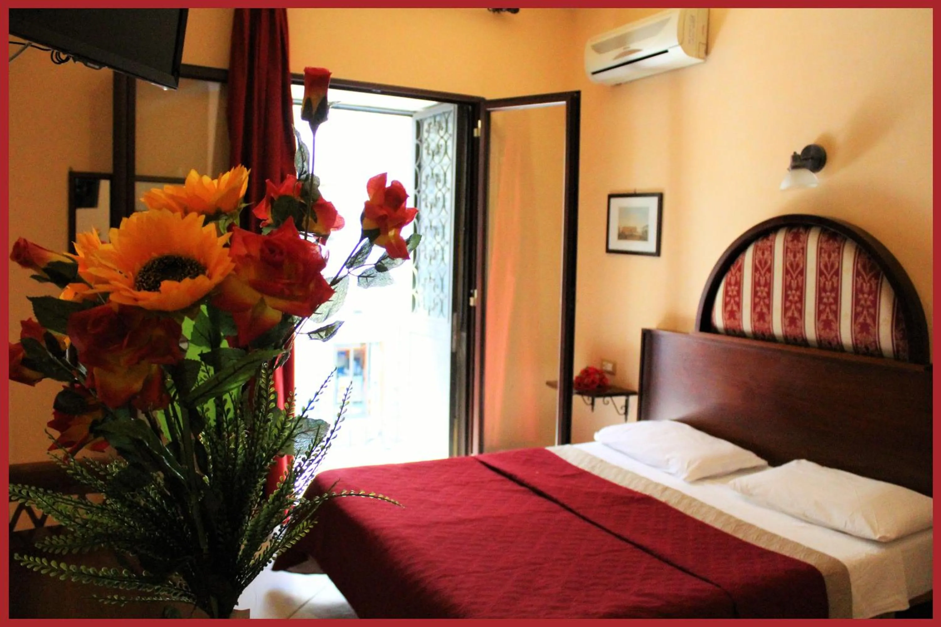 Photo of the whole room, Bed in B&B La Storia Di Napoli
