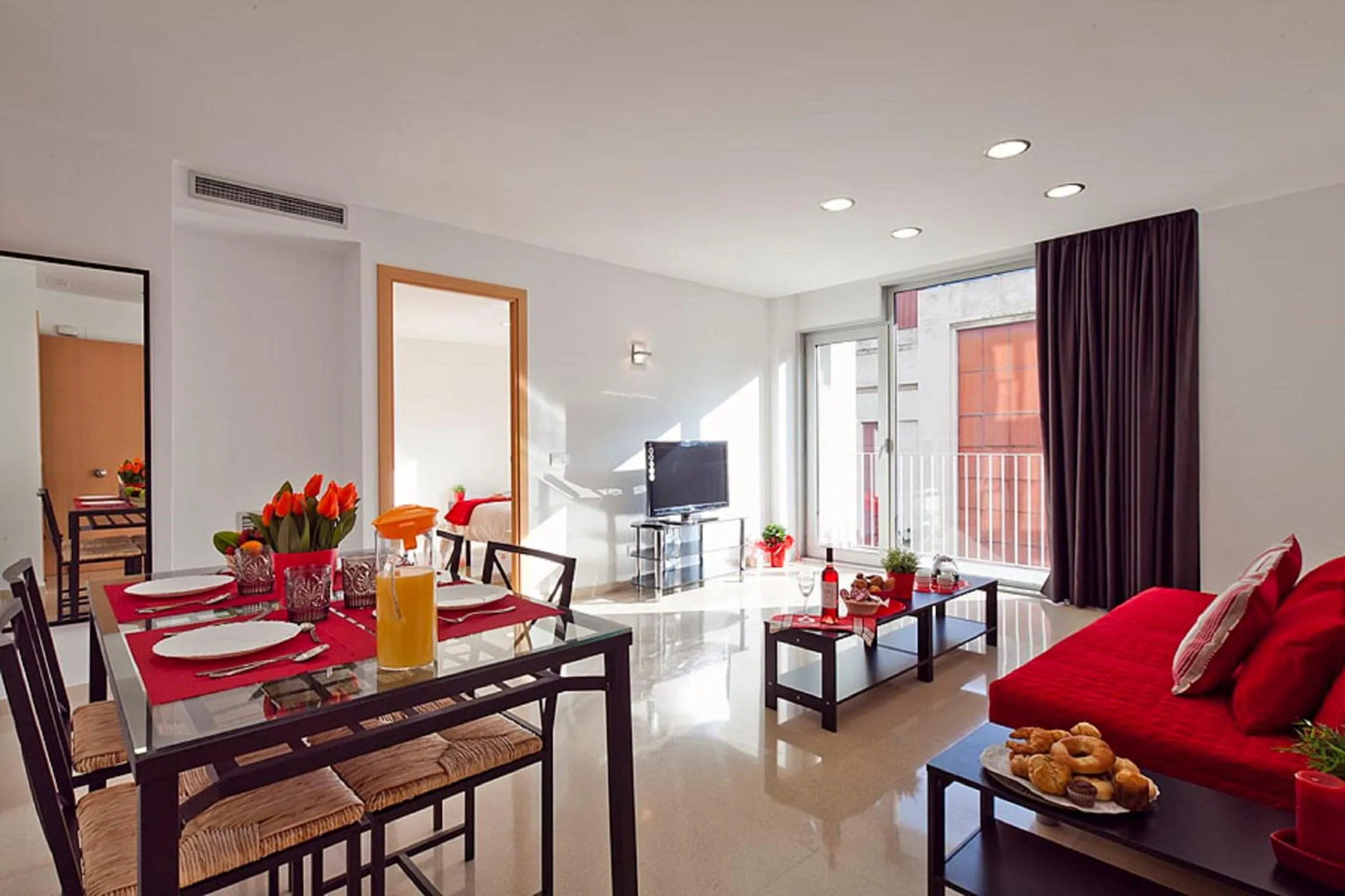 Living room in Charmsuites Nou Rambla