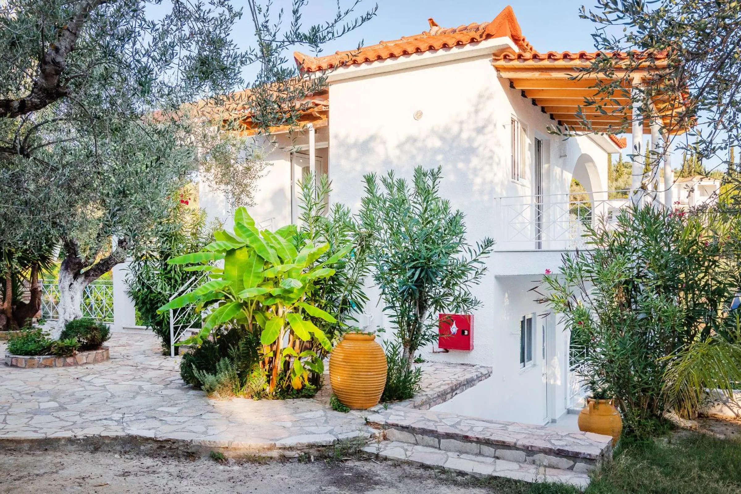 Peroulia Beach Houses