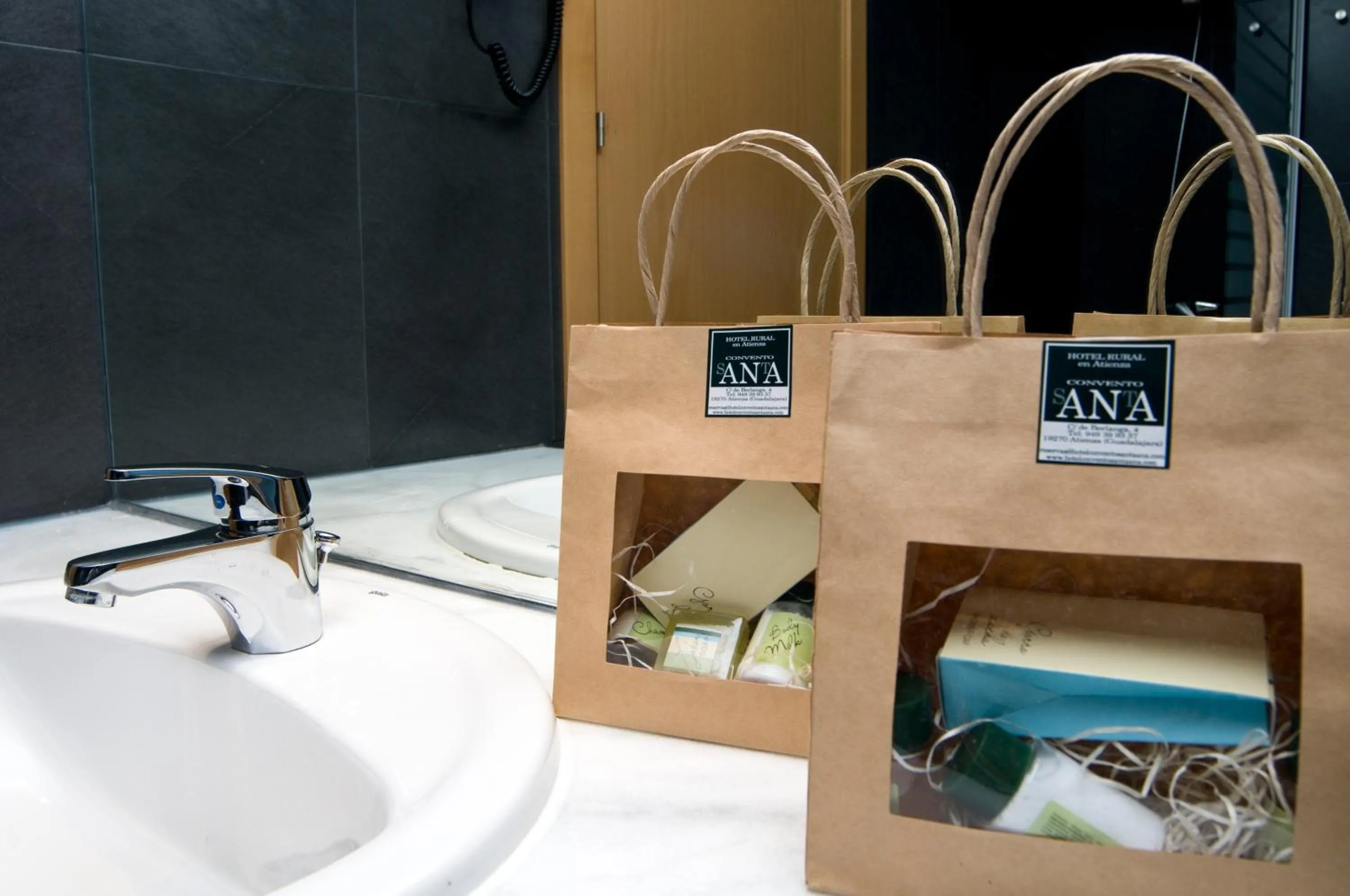 Bathroom in Hospedium Hotel Convento de Santa Ana