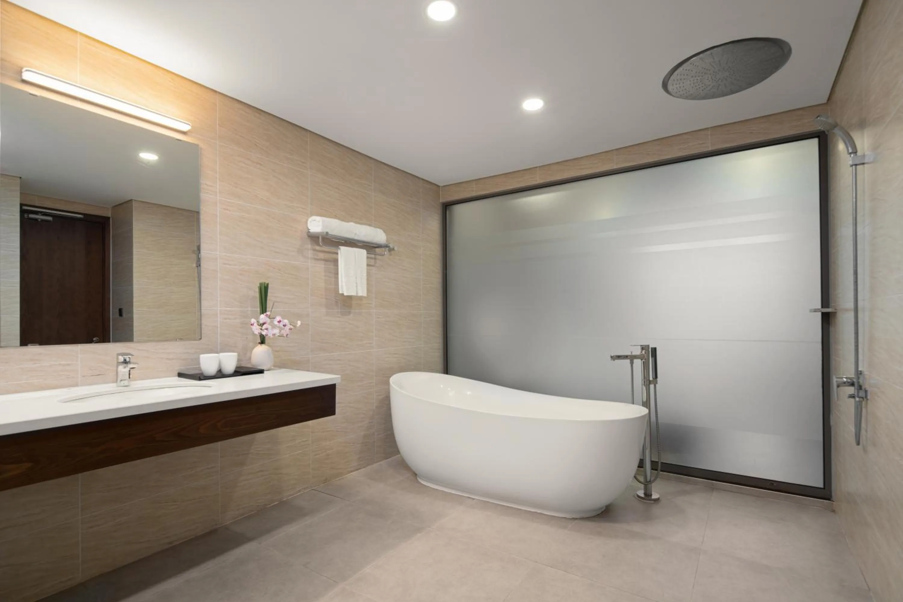 Shower in Flamingo Resort Dai Lai