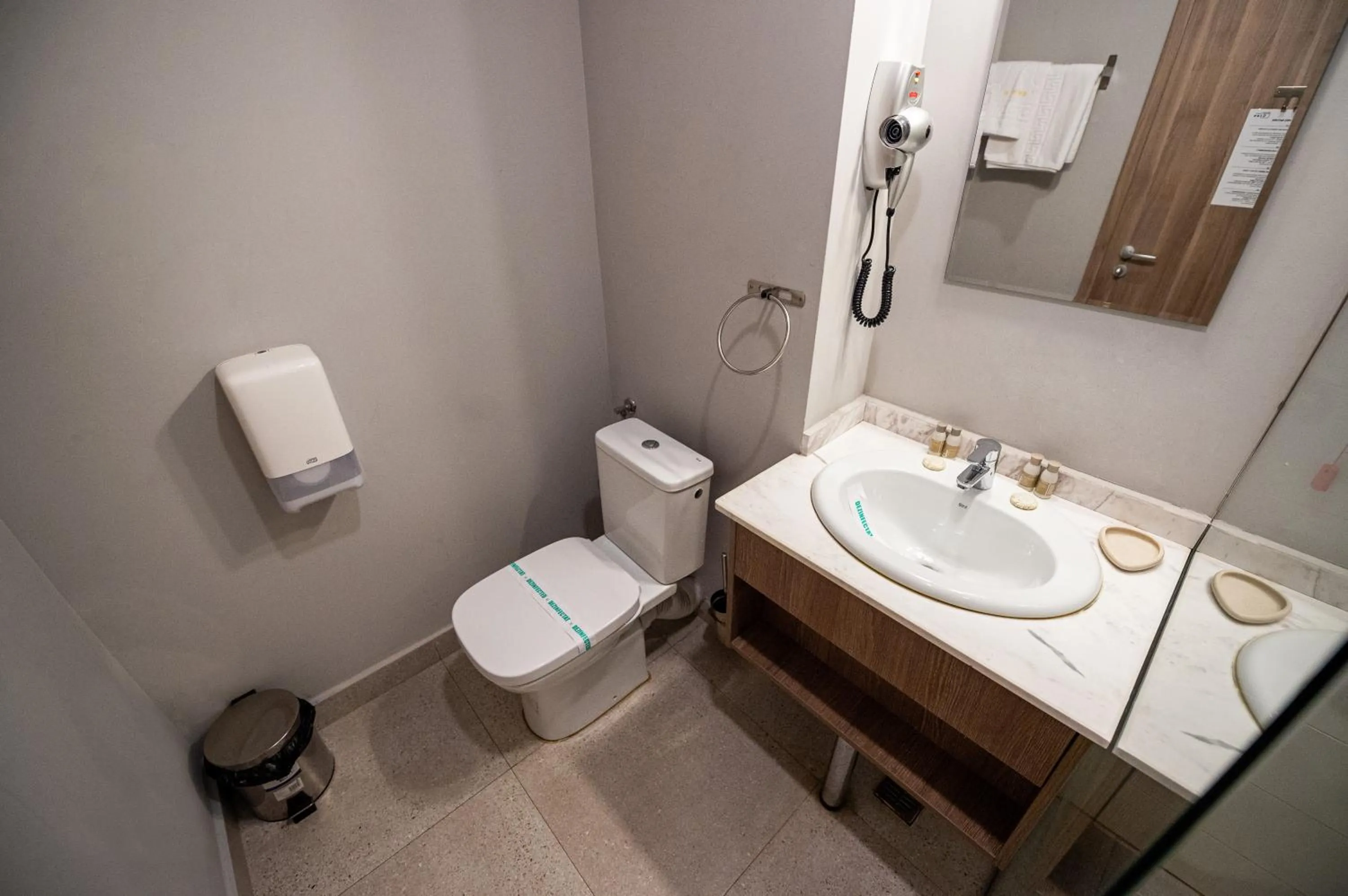 Shower in Hotel Clas Mamaia Nord