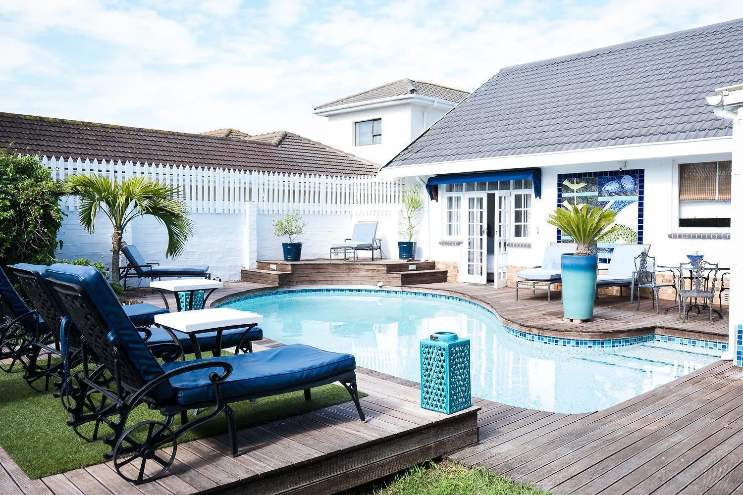 Property building in Admiralty Beach House