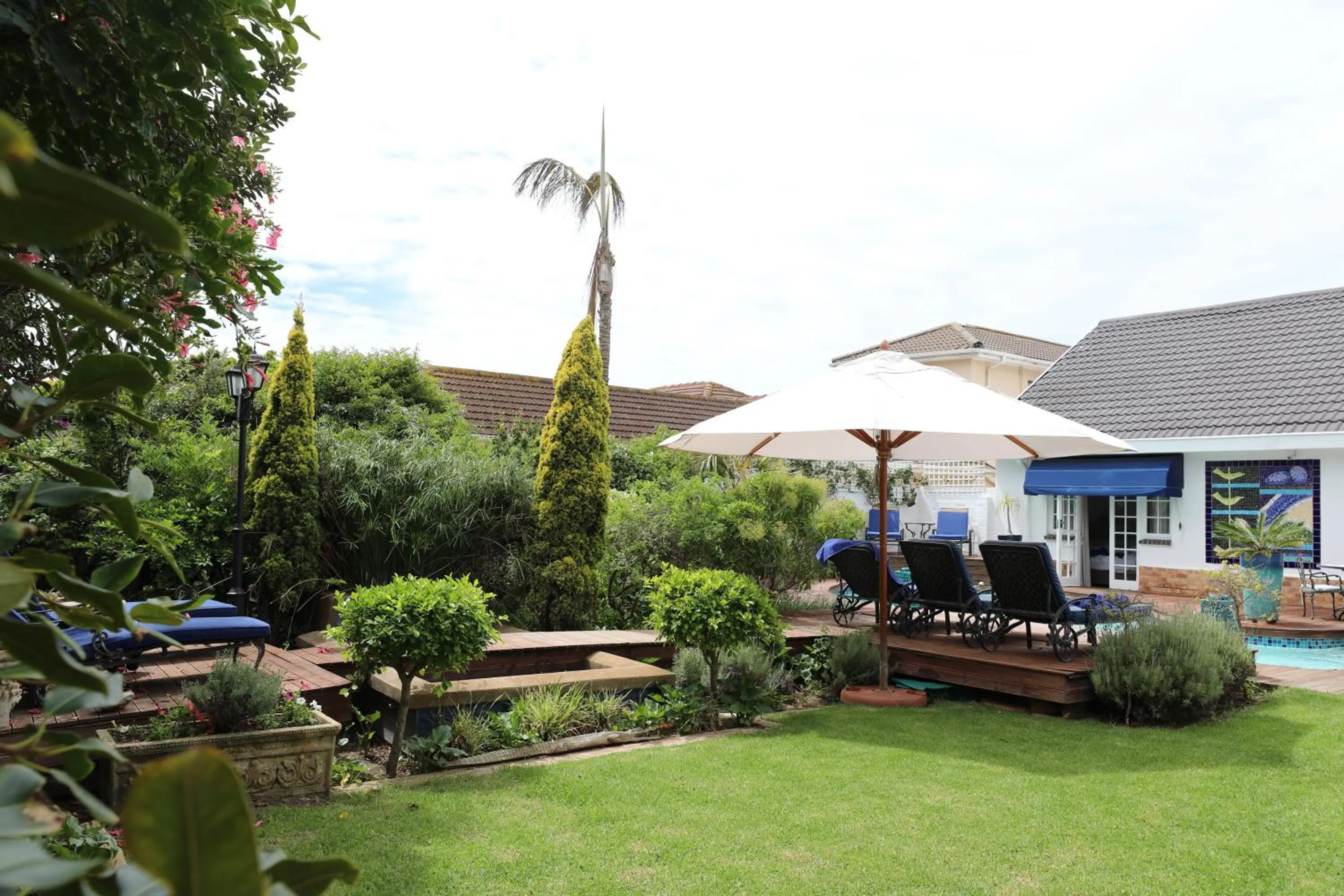 Patio in Admiralty Beach House