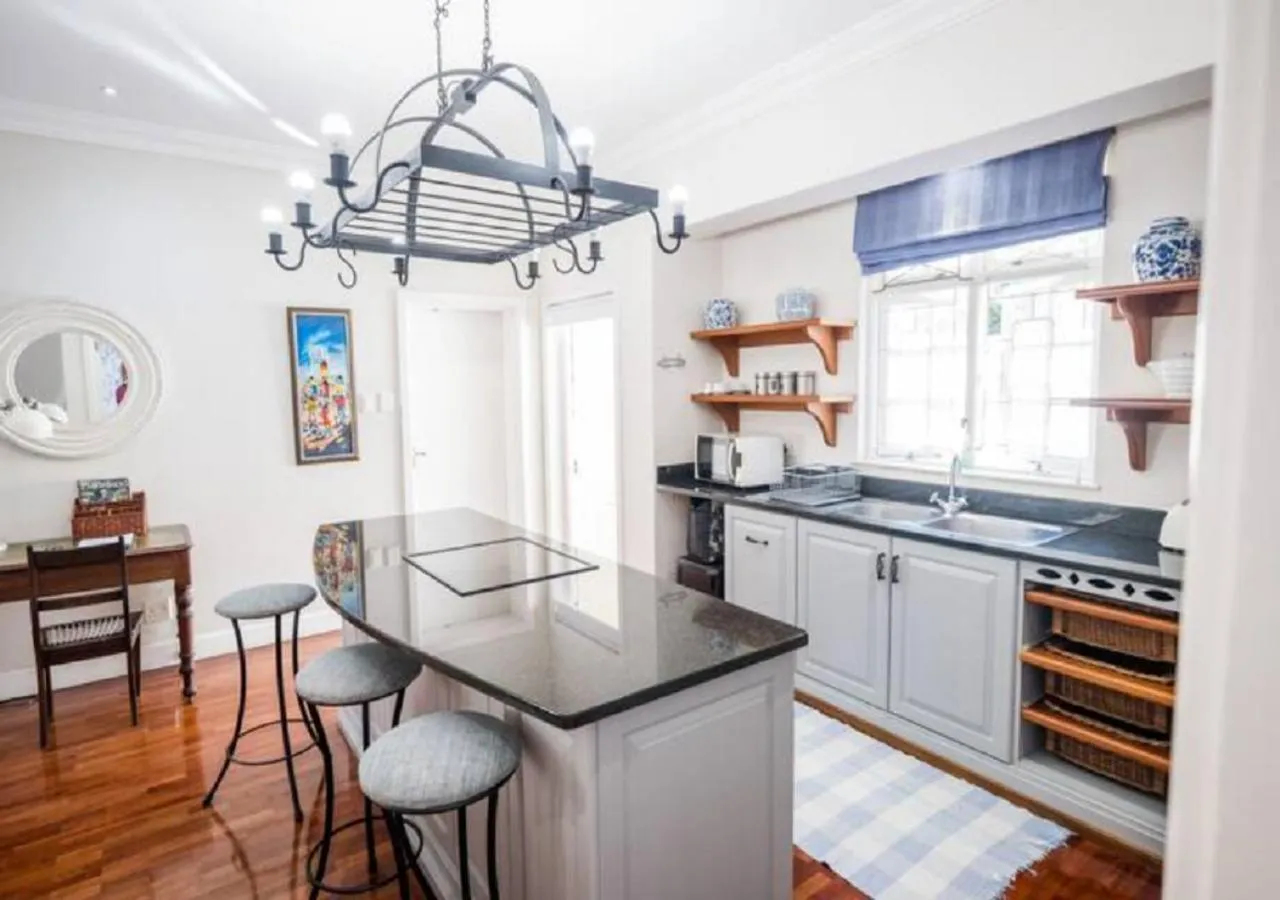 Kitchen or kitchenette in Admiralty Beach House