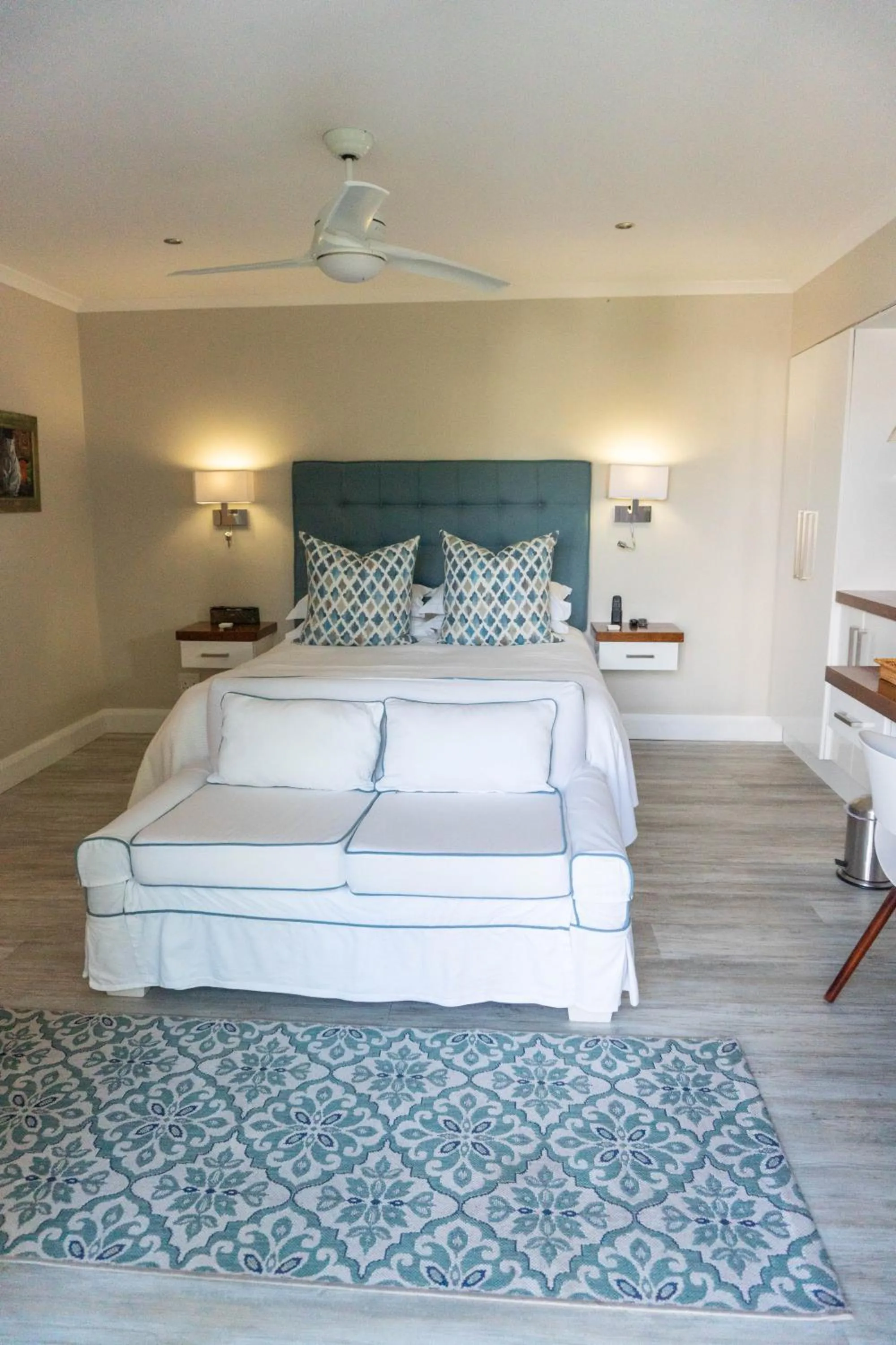 Bedroom, Bed in Admiralty Beach House