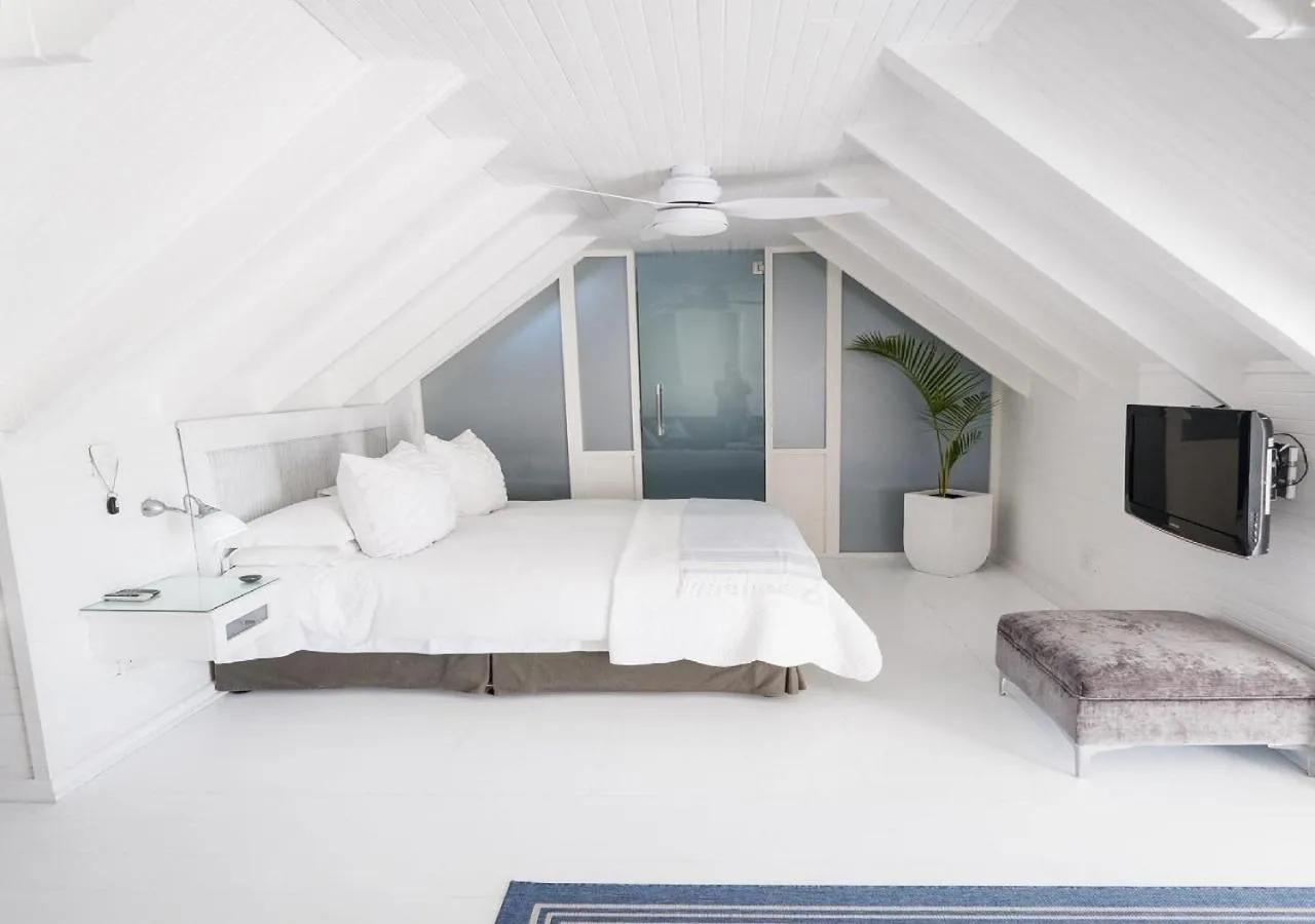 Bed in Admiralty Beach House